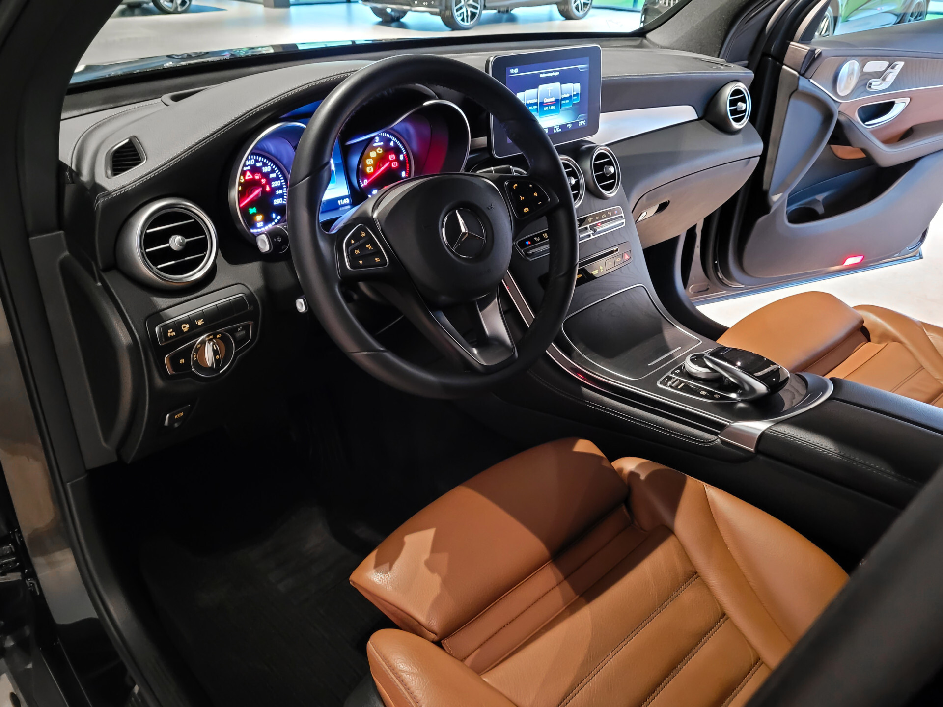 Mercedes-Benz GLC 250 d 4-M AMG Night | Burmester | Mem | HUD | Comand | ILS | 360 camera | Trekhaak Foto 19