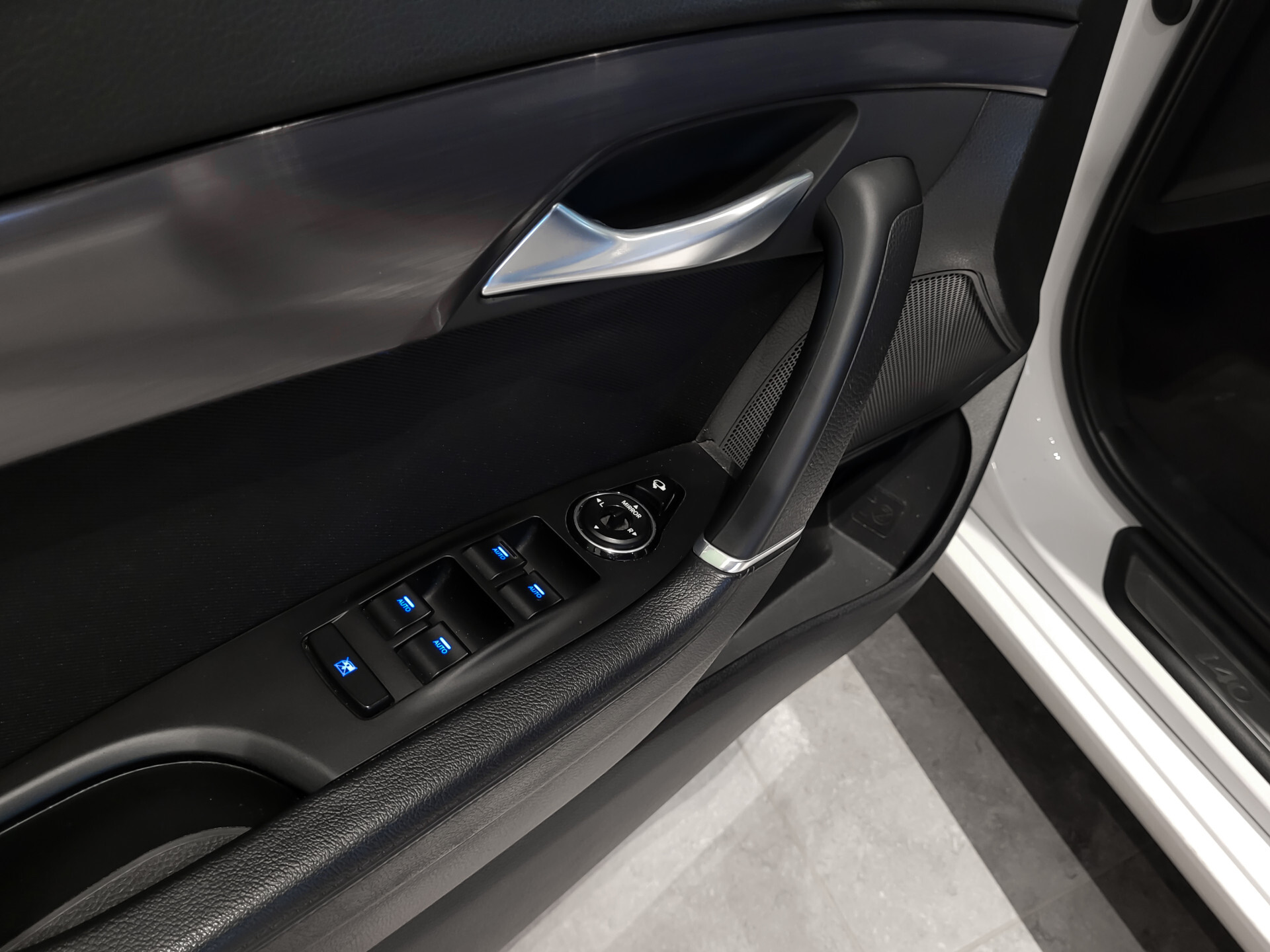 Hyundai i40 Wagon 1.6 GDI Essence 18" | Camera | Groot Navi | Lane Assist | NAP Foto 10