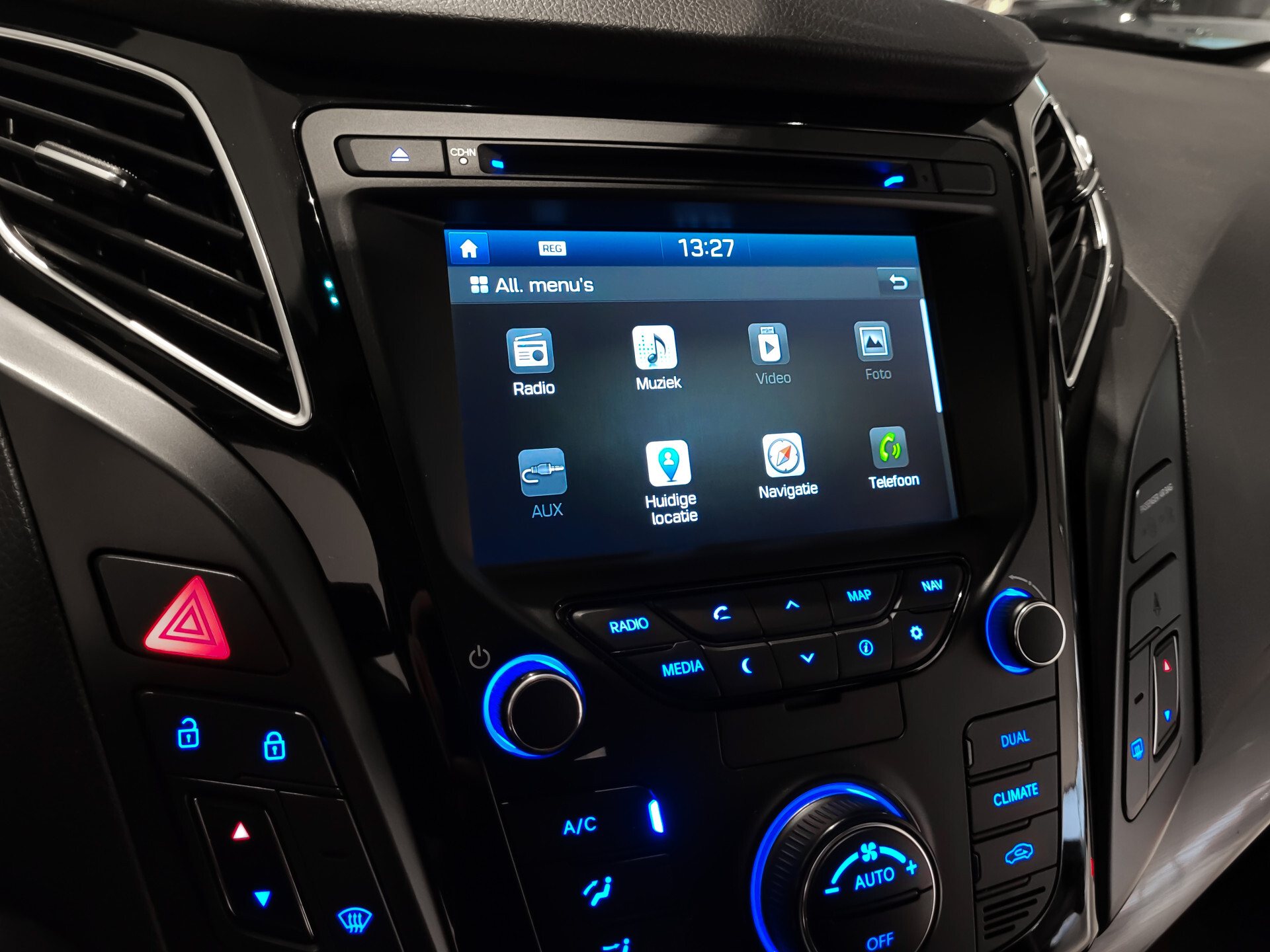 Hyundai i40 Wagon 1.6 GDI Essence 18" | Camera | Groot Navi | Lane Assist | NAP Foto 13