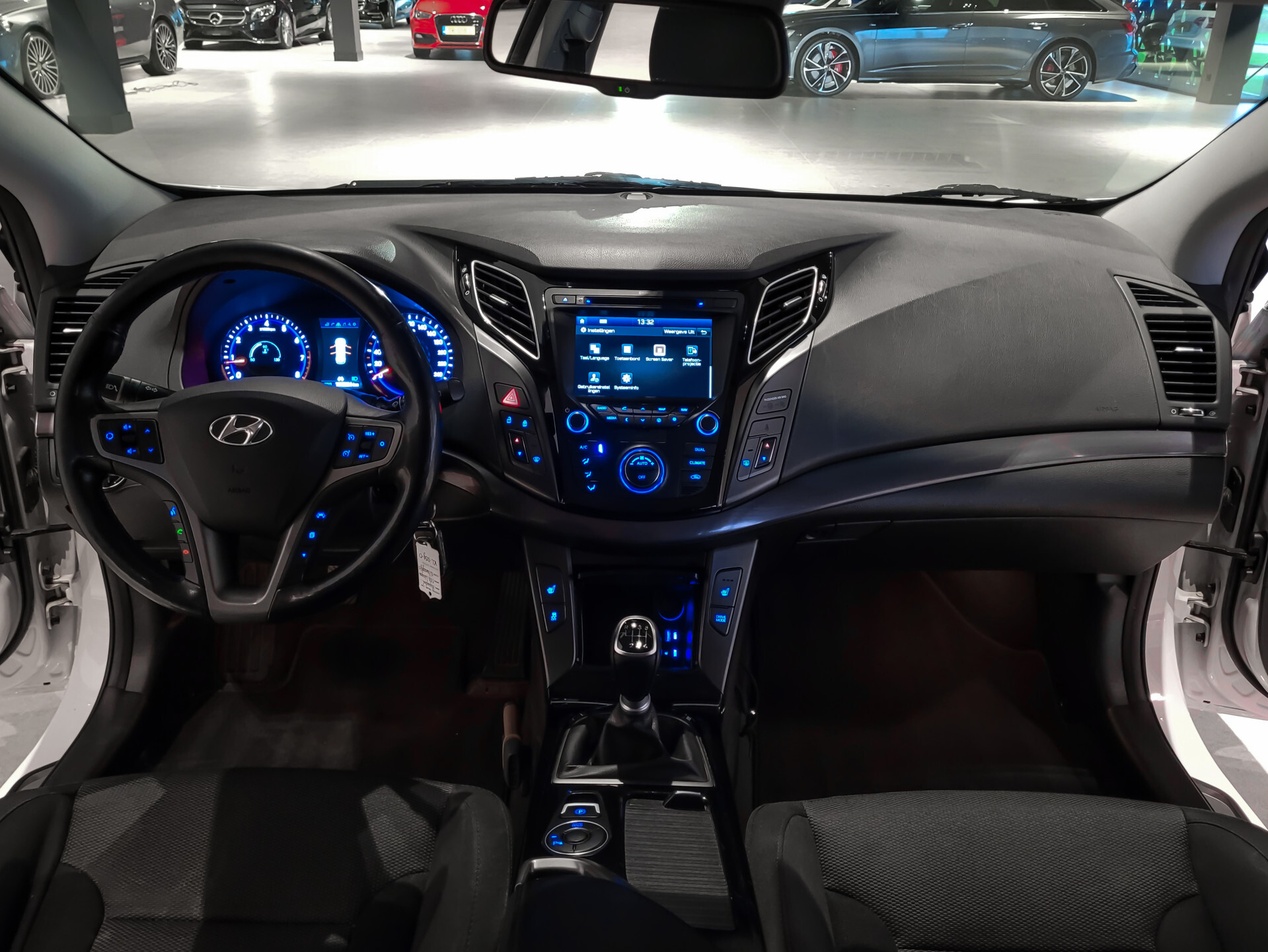 Hyundai i40 Wagon 1.6 GDI Essence 18" | Camera | Groot Navi | Lane Assist | NAP Foto 16