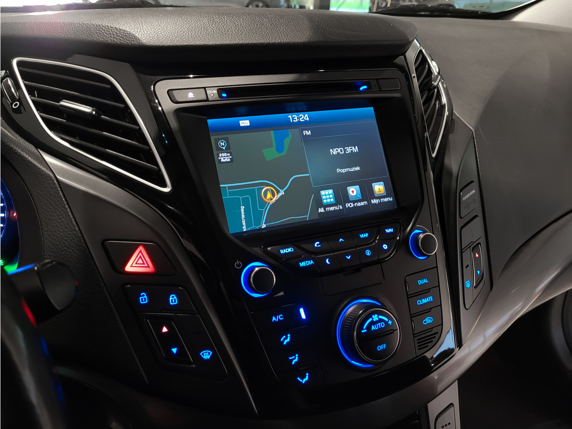 Hyundai i40 Wagon 1.6 GDI Essence 18" | Camera | Groot Navi | Lane Assist | NAP Foto 17