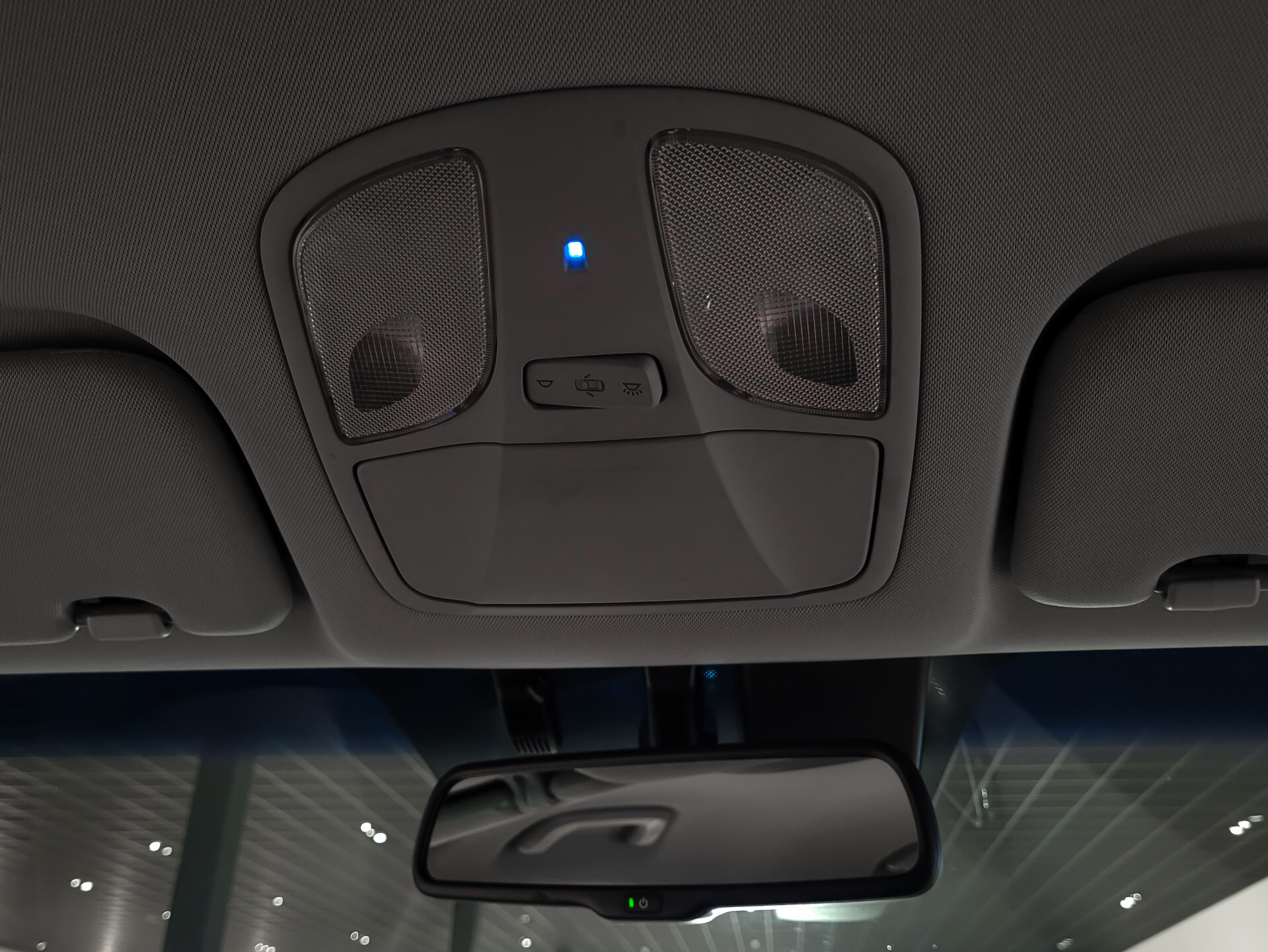 Hyundai i40 Wagon 1.6 GDI Essence 18" | Camera | Groot Navi | Lane Assist | NAP Foto 24