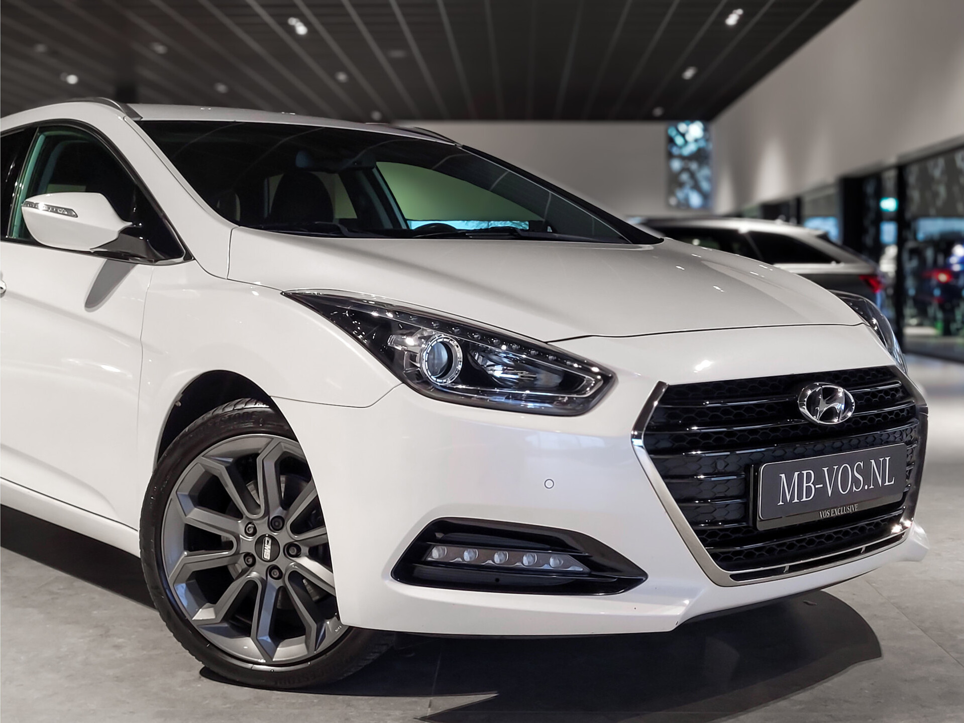Hyundai i40 Wagon 1.6 GDI Essence 18" | Camera | Groot Navi | Lane Assist | NAP Foto 26