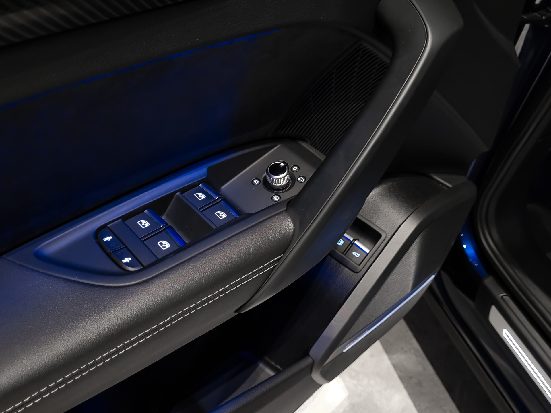 Audi Q5 55 TFSI e quattro Competition Luchtvering | HUD | B&O | Panorama | 22" | Trekhaak | ACC Foto 12