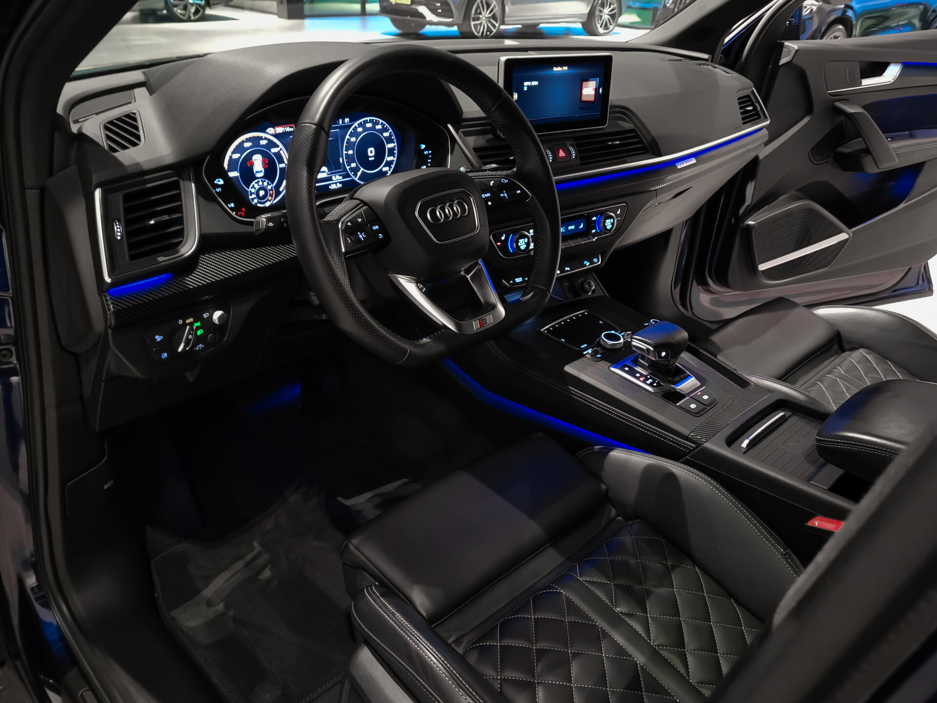 Audi Q5 55 TFSI e quattro Competition Luchtvering | HUD | B&O | Panorama | 22" | Trekhaak | ACC Foto 18