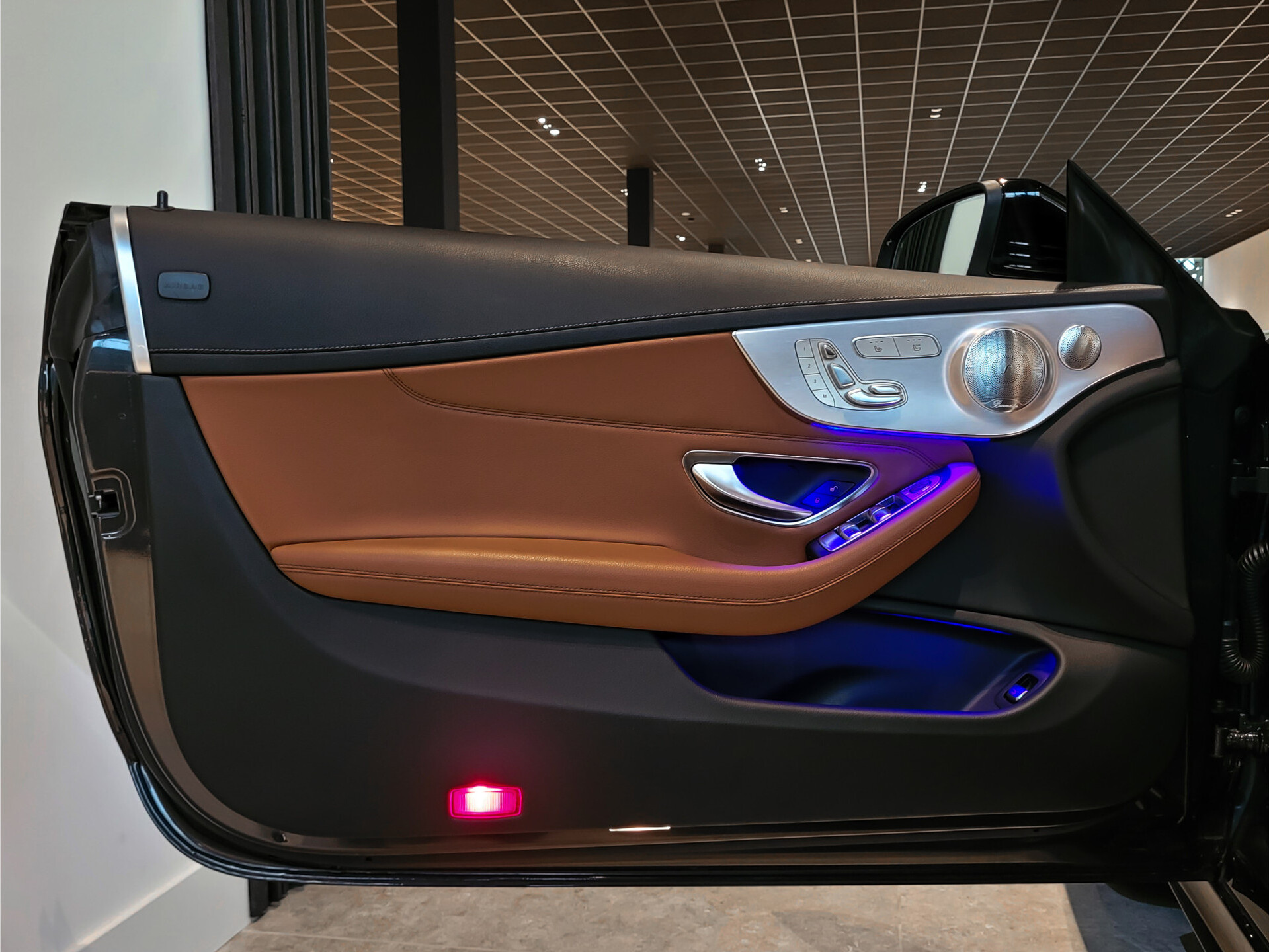 Mercedes-Benz C-Klasse Cabrio 180 AMG Night | ACC | Keyless | Burmester | Mem | 360 | Aircap | Airscarf | HUD | 19" Foto 10