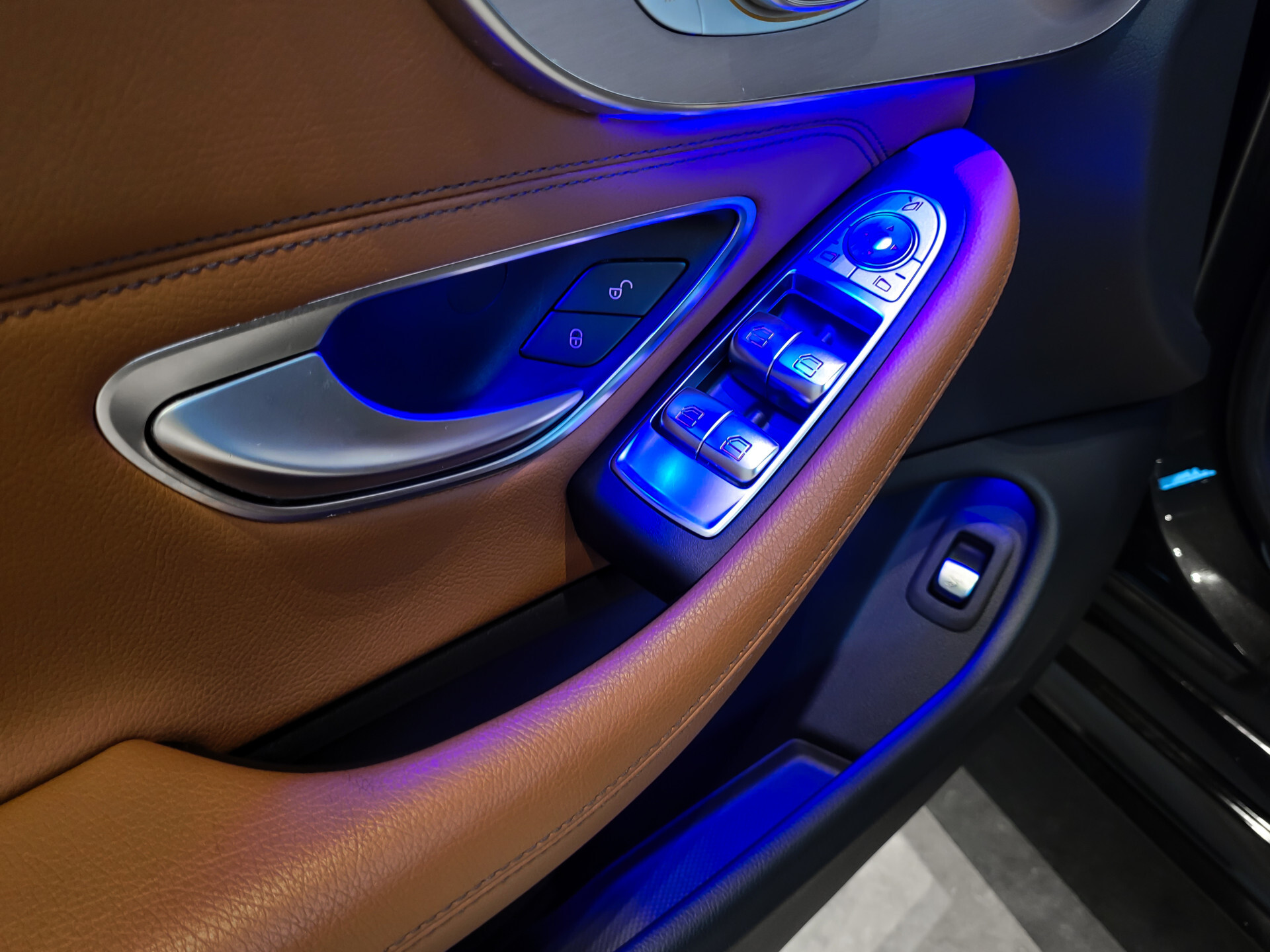 Mercedes-Benz C-Klasse Cabrio 180 AMG Night | ACC | Keyless | Burmester | Mem | 360 | Aircap | Airscarf | HUD | 19" Foto 14