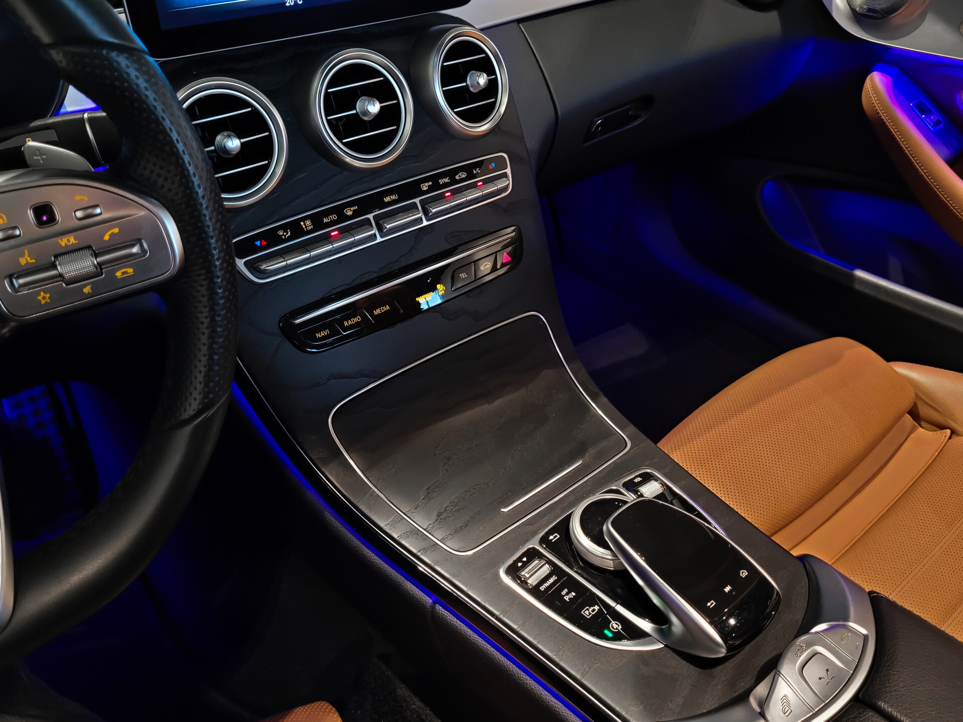 Mercedes-Benz C-Klasse Cabrio 180 AMG Night | ACC | Keyless | Burmester | Mem | 360 | Aircap | Airscarf | HUD | 19" Foto 26