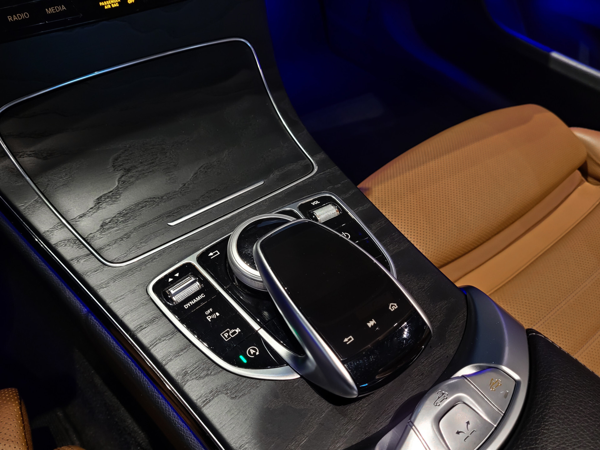 Mercedes-Benz C-Klasse Cabrio 180 AMG Night | ACC | Keyless | Burmester | Mem | 360 | Aircap | Airscarf | HUD | 19" Foto 30