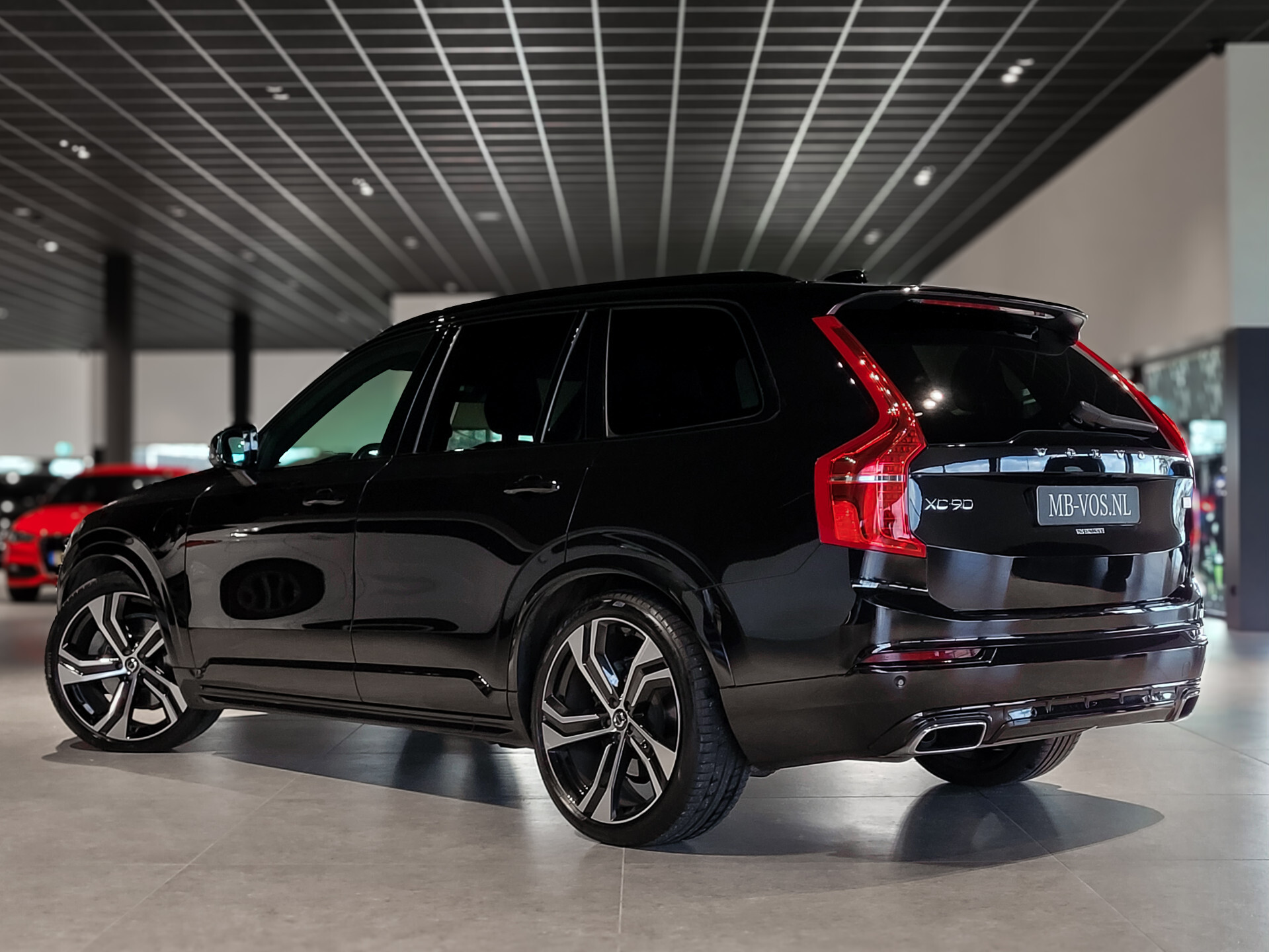 Volvo XC90 2.0 T8 Recharge AWD R-Design 7-Persoons | Luchtvering | Massage | HUD | Stoelkoeling | ACC | Keyless Foto 2