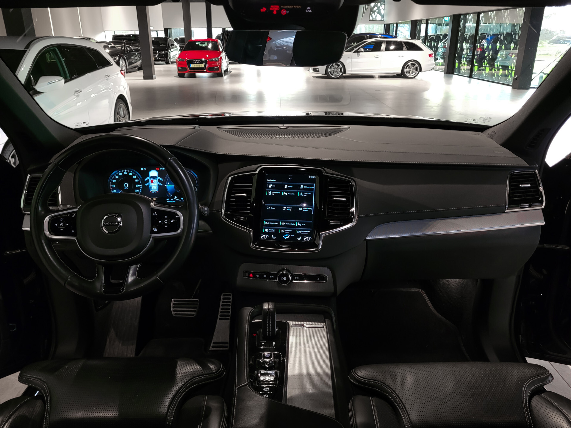 Volvo XC90 2.0 T8 Recharge AWD R-Design 7-Persoons | Luchtvering | Massage | HUD | Stoelkoeling | ACC | Keyless Foto 27