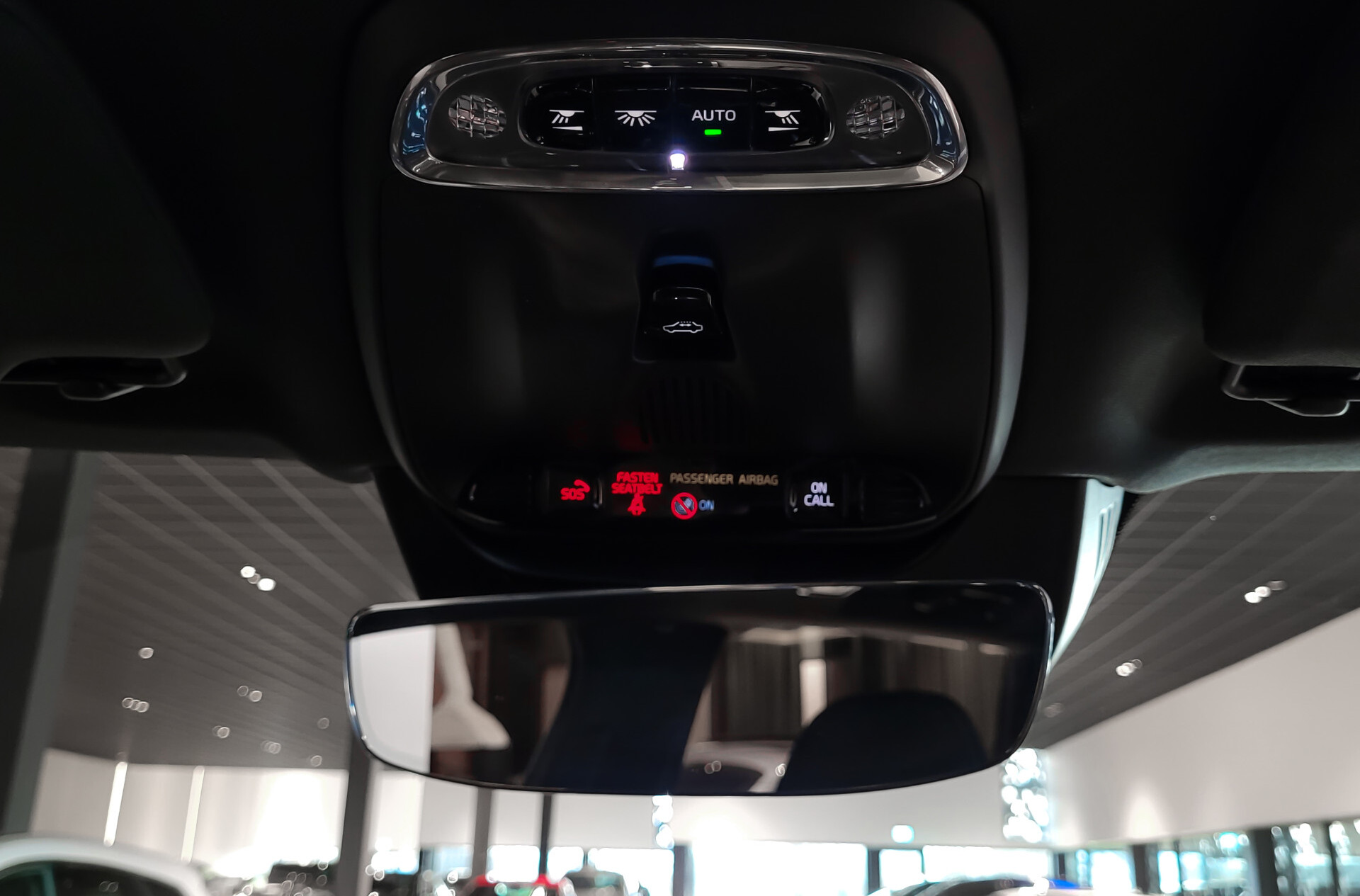 Volvo XC90 2.0 T8 Recharge AWD R-Design 7-Persoons | Luchtvering | Massage | HUD | Stoelkoeling | ACC | Keyless Foto 28