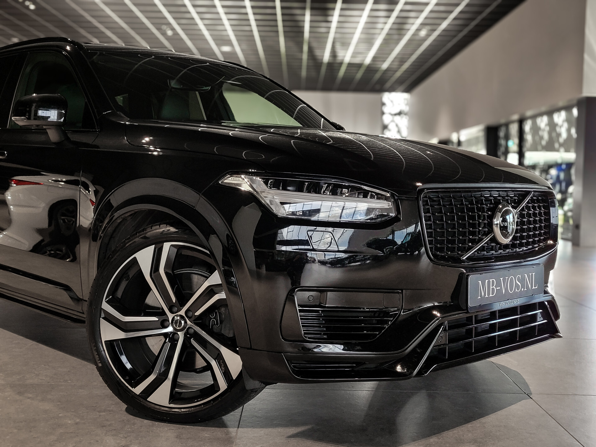 Volvo XC90 2.0 T8 Recharge AWD R-Design 7-Persoons | Luchtvering | Massage | HUD | Stoelkoeling | ACC | Keyless Foto 34
