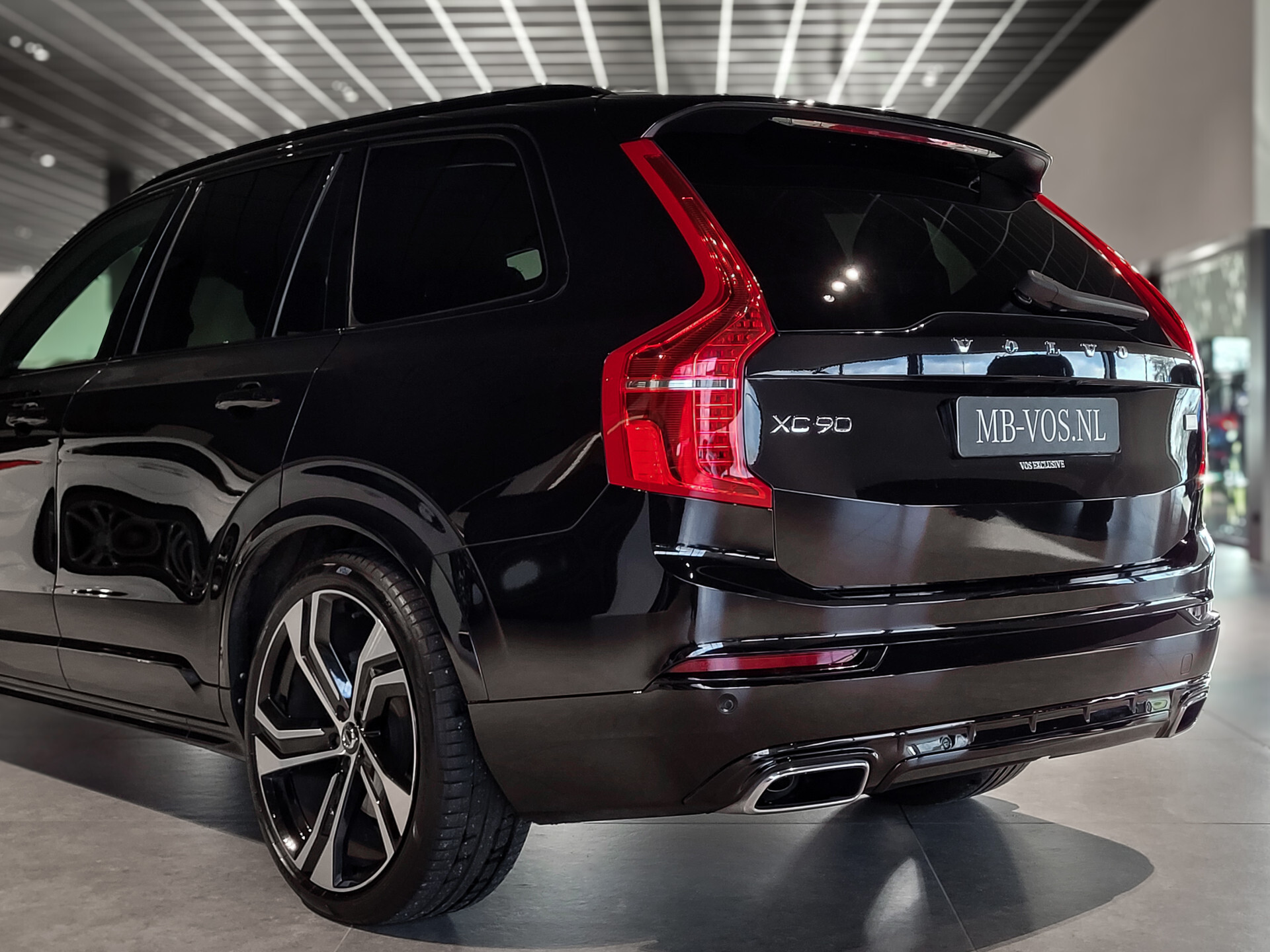 Volvo XC90 2.0 T8 Recharge AWD R-Design 7-Persoons | Luchtvering | Massage | HUD | Stoelkoeling | ACC | Keyless Foto 35