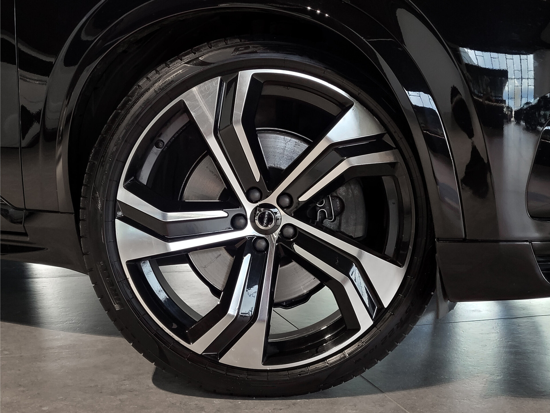 Volvo XC90 2.0 T8 Recharge AWD R-Design 7-Persoons | Luchtvering | Massage | HUD | Stoelkoeling | ACC | Keyless Foto 36