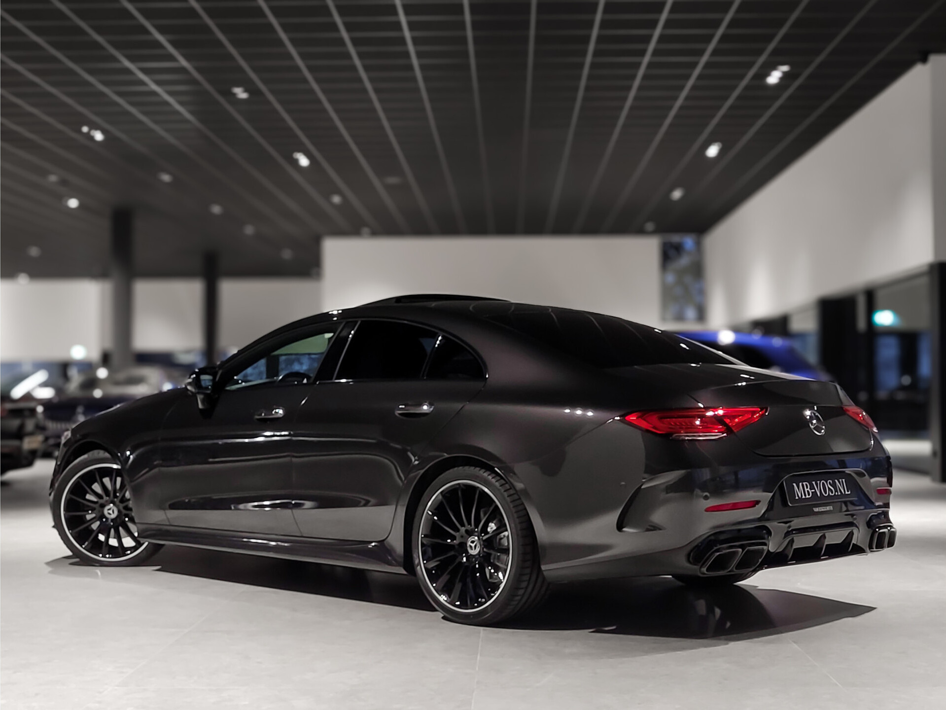 Mercedes-Benz CLS-Klasse 300 d AMG Night | Luchtvering | Rij-assistentie | Keyless | Burmester | Standkachel | HUD | Schuifdak | 20" Foto 2