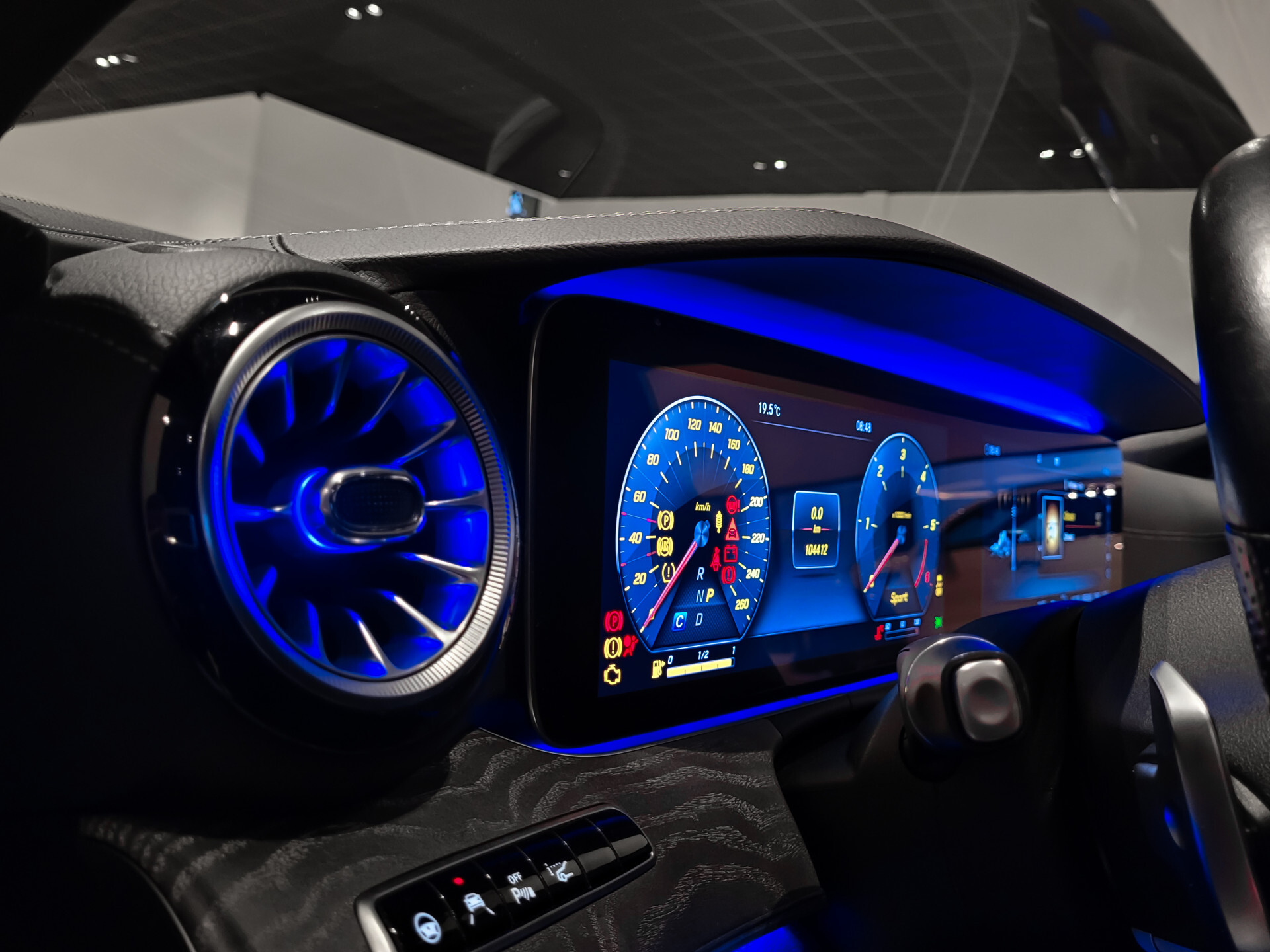 Mercedes-Benz CLS-Klasse 300 d AMG Night | Luchtvering | Rij-assistentie | Keyless | Burmester | Standkachel | HUD | Schuifdak | 20" Foto 21