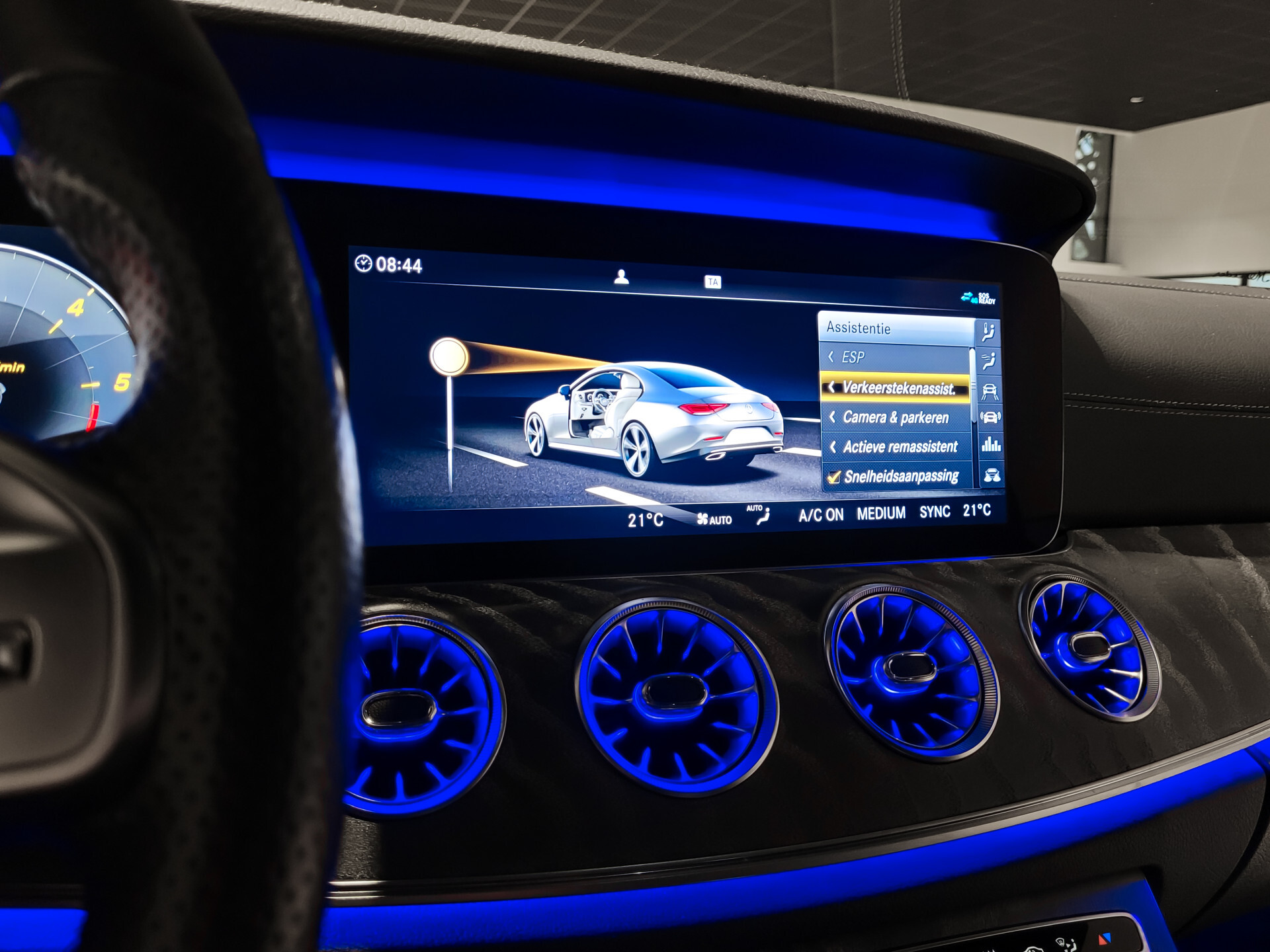 Mercedes-Benz CLS-Klasse 300 d AMG Night | Luchtvering | Rij-assistentie | Keyless | Burmester | Standkachel | HUD | Schuifdak | 20" Foto 22