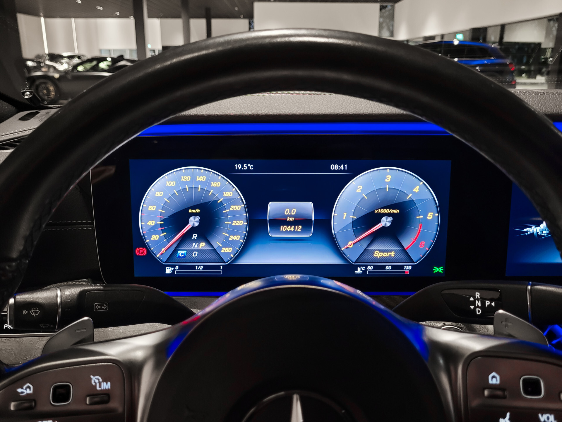 Mercedes-Benz CLS-Klasse 300 d AMG Night | Luchtvering | Rij-assistentie | Keyless | Burmester | Standkachel | HUD | Schuifdak | 20" Foto 23