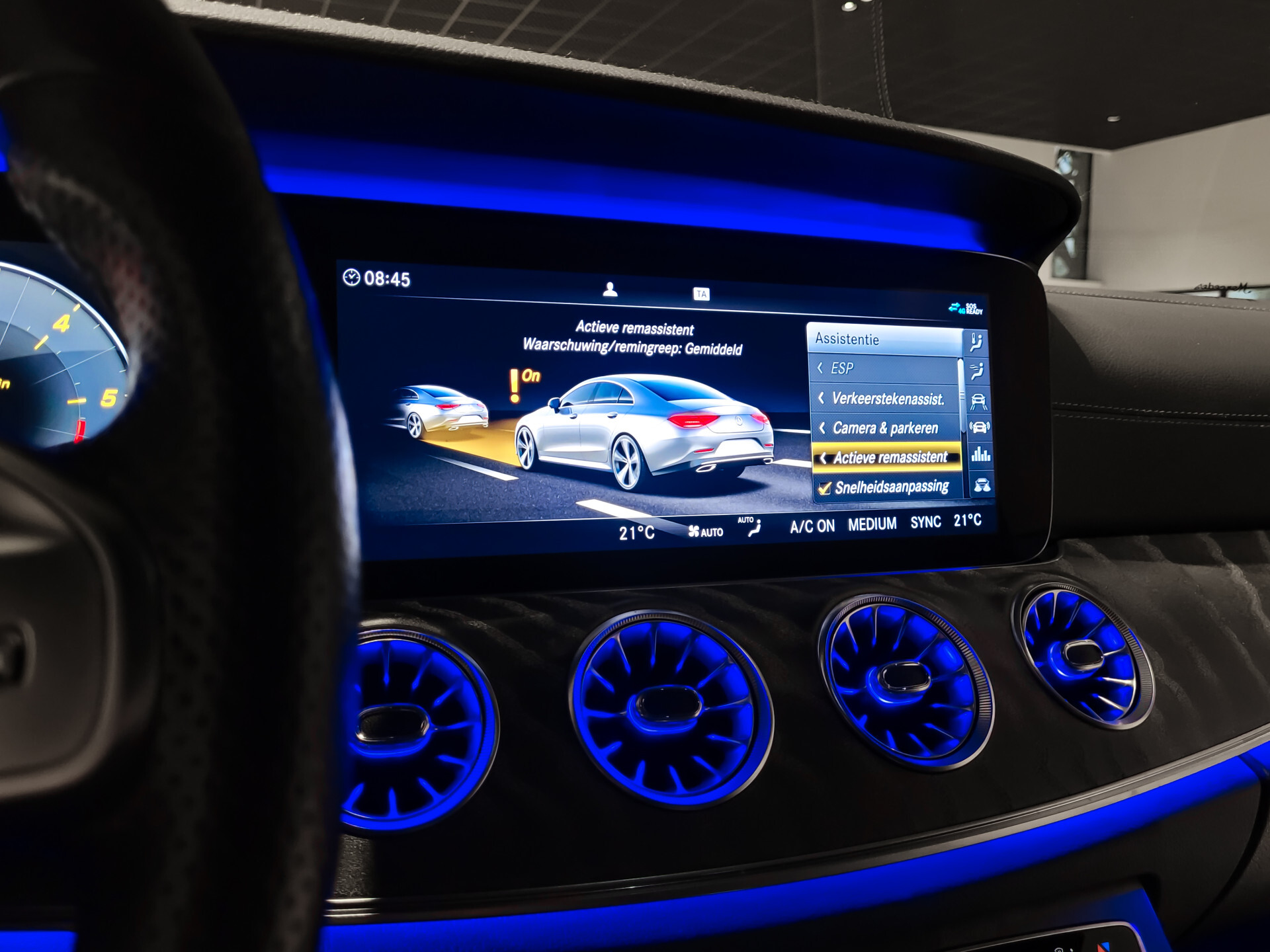 Mercedes-Benz CLS-Klasse 300 d AMG Night | Luchtvering | Rij-assistentie | Keyless | Burmester | Standkachel | HUD | Schuifdak | 20" Foto 26