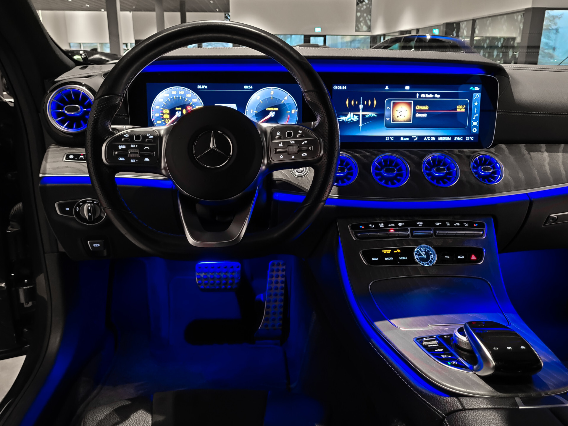 Mercedes-Benz CLS-Klasse 300 d AMG Night | Luchtvering | Rij-assistentie | Keyless | Burmester | Standkachel | HUD | Schuifdak | 20" Foto 29