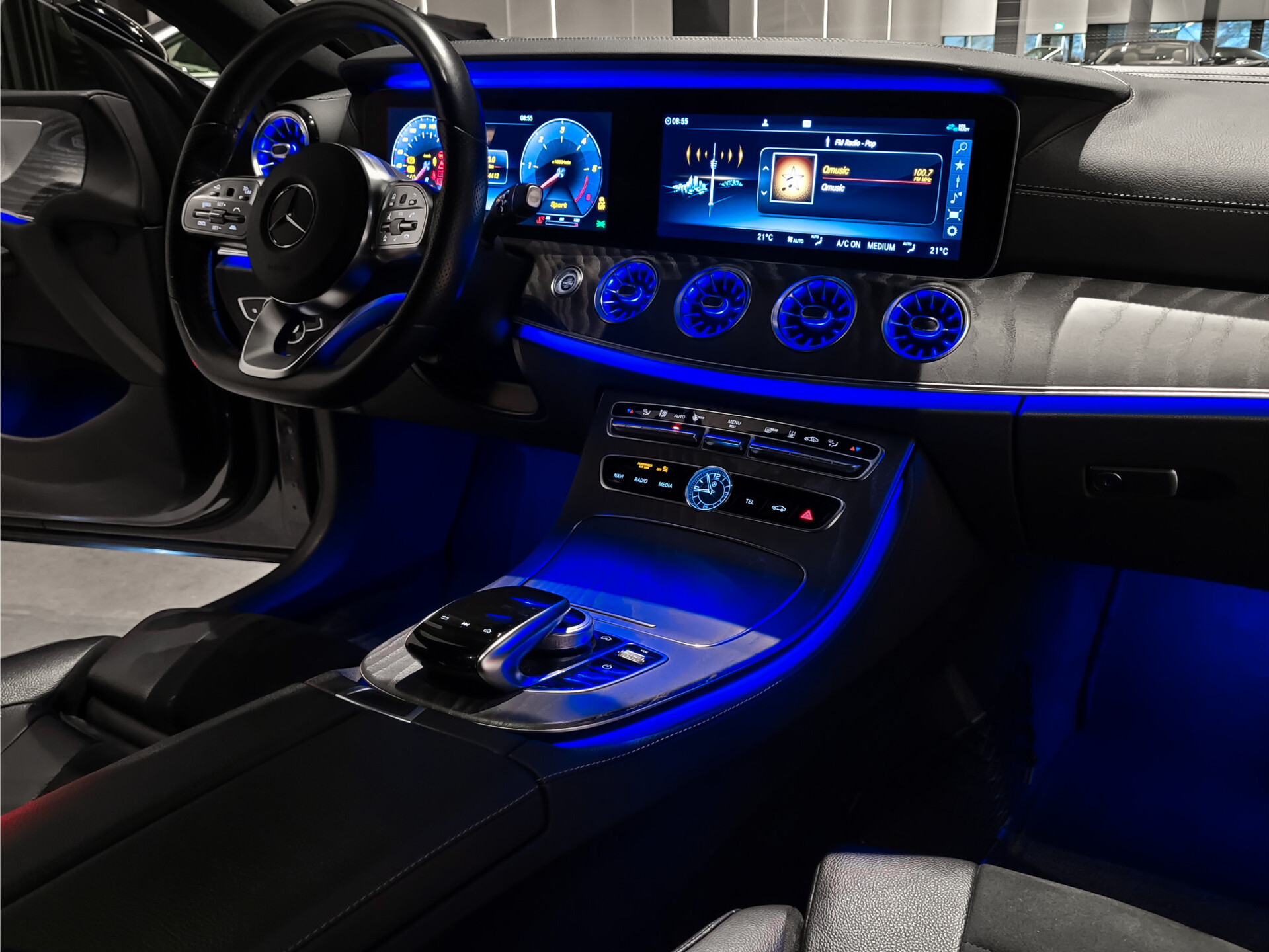 Mercedes-Benz CLS-Klasse 300 d AMG Night | Luchtvering | Rij-assistentie | Keyless | Burmester | Standkachel | HUD | Schuifdak | 20" Foto 31