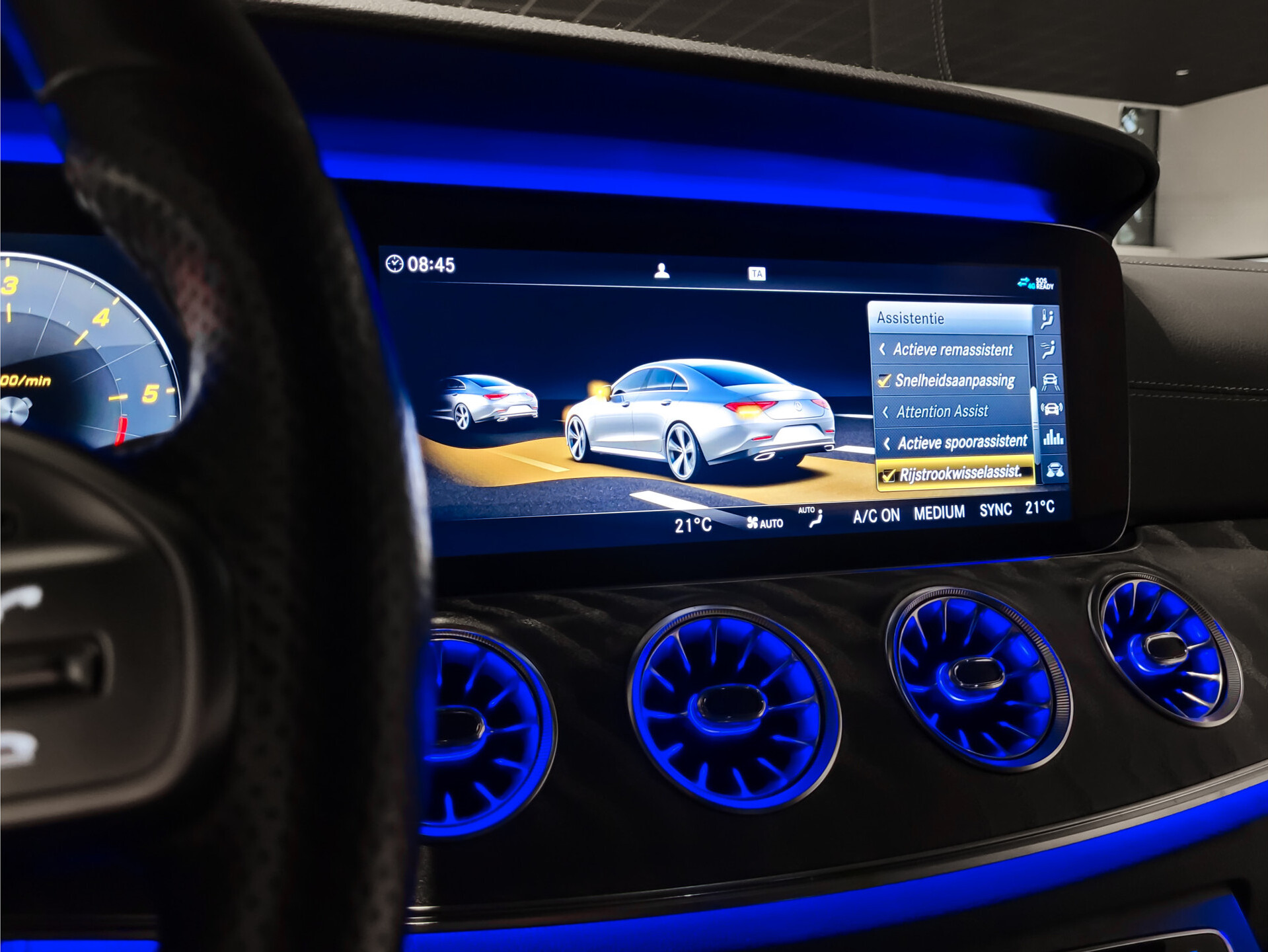 Mercedes-Benz CLS-Klasse 300 d AMG Night | Luchtvering | Rij-assistentie | Keyless | Burmester | Standkachel | HUD | Schuifdak | 20" Foto 32