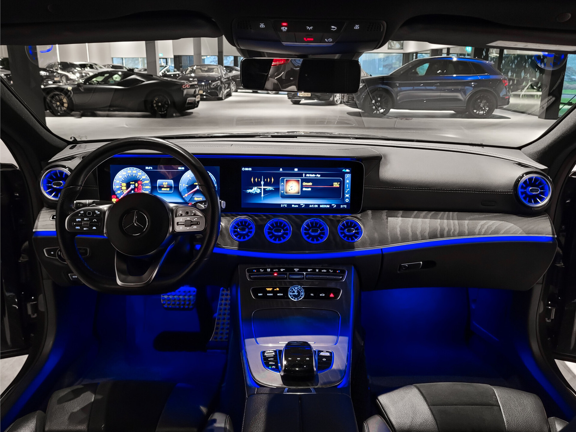 Mercedes-Benz CLS-Klasse 300 d AMG Night | Luchtvering | Rij-assistentie | Keyless | Burmester | Standkachel | HUD | Schuifdak | 20" Foto 33