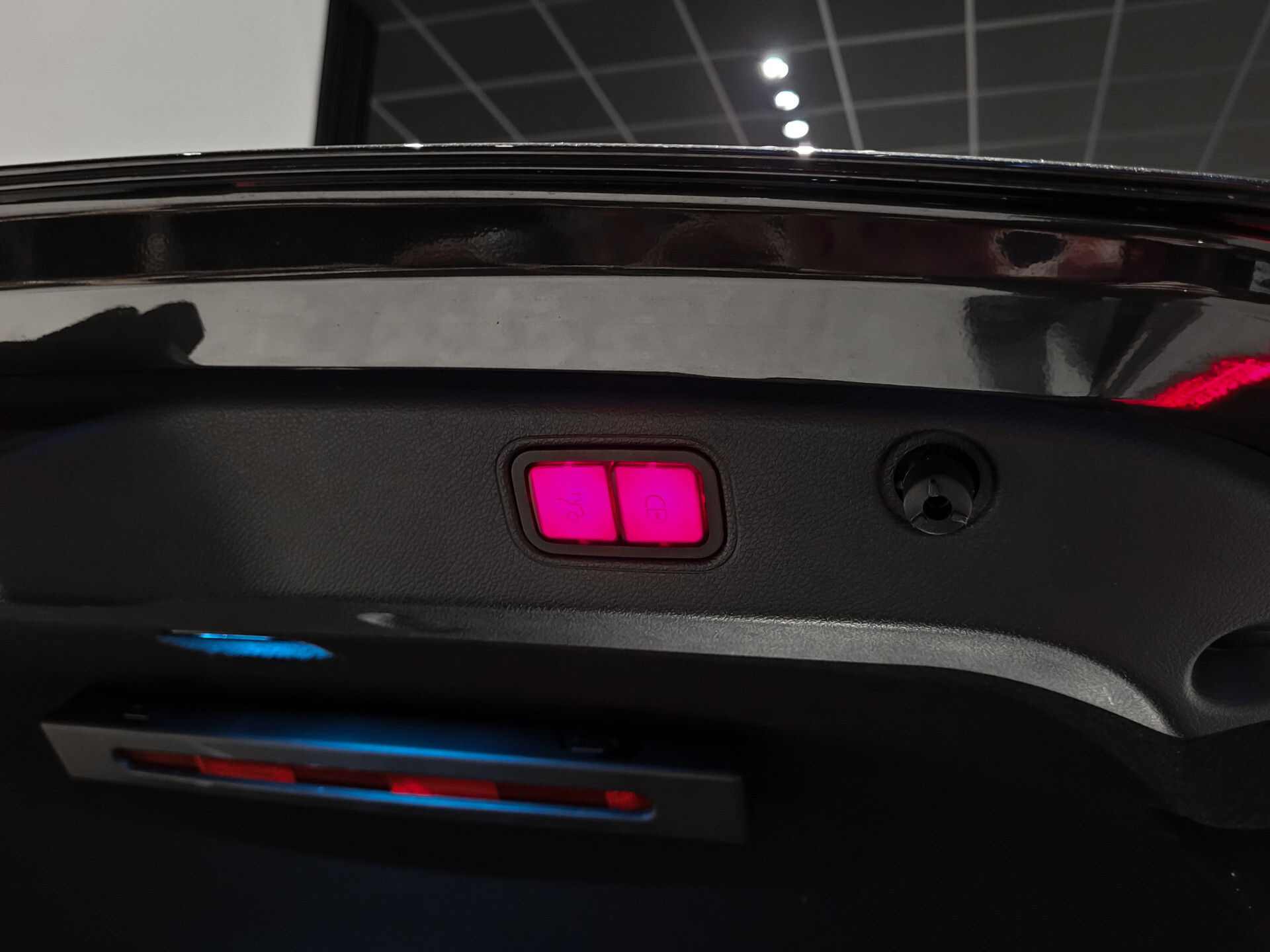 Mercedes-Benz CLS-Klasse 300 d AMG Night | Luchtvering | Rij-assistentie | Keyless | Burmester | Standkachel | HUD | Schuifdak | 20" Foto 43