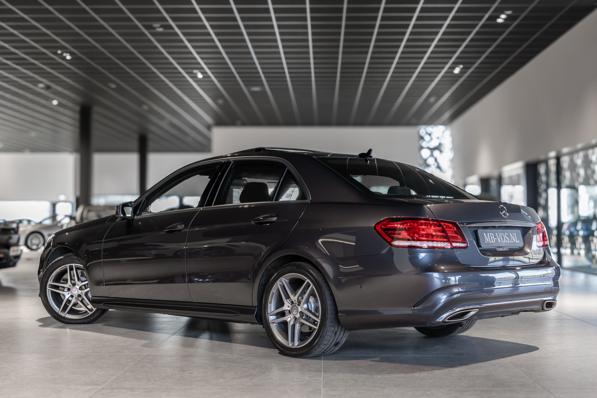 Mercedes-Benz E-Klasse 400 AMG Panorama | ACC | Harman-Kardon | Camera | Zonweringpakket | Volledige historie Foto 2