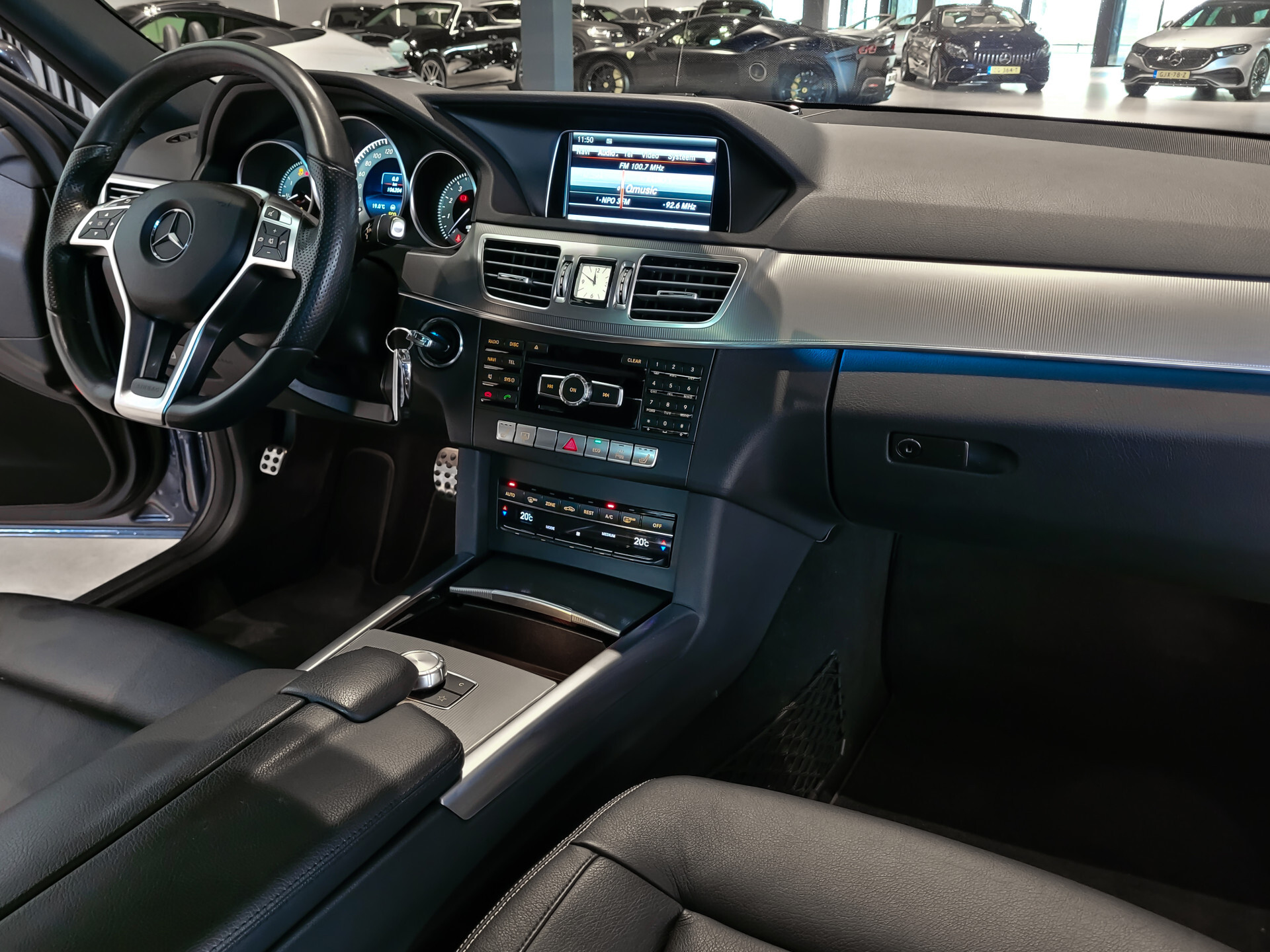 Mercedes-Benz E-Klasse 400 AMG Panorama | ACC | Harman-Kardon | Camera | Zonweringpakket | Volledige historie Foto 23