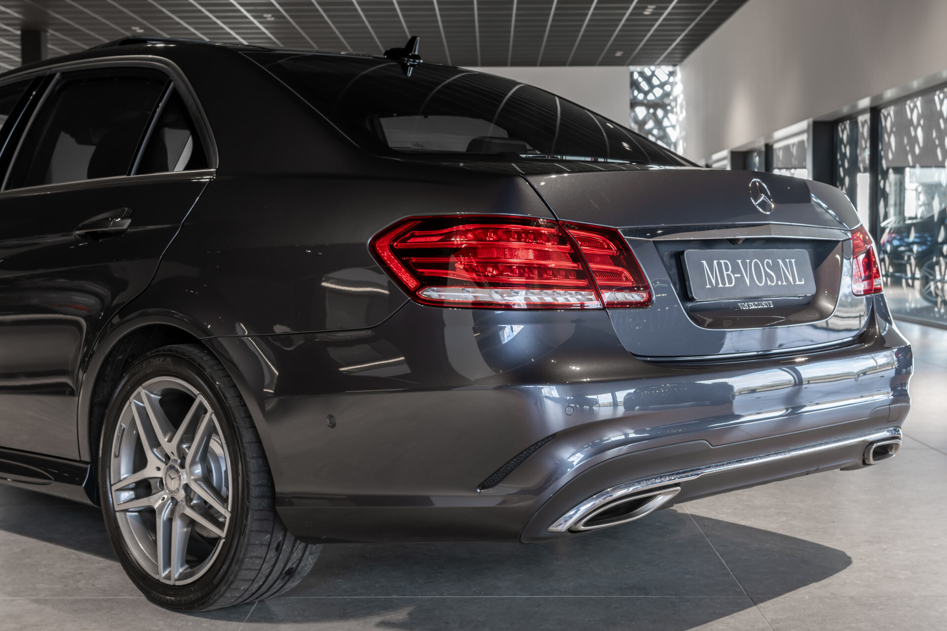 Mercedes-Benz E-Klasse 400 AMG Panorama | ACC | Harman-Kardon | Camera | Zonweringpakket | Volledige historie Foto 28