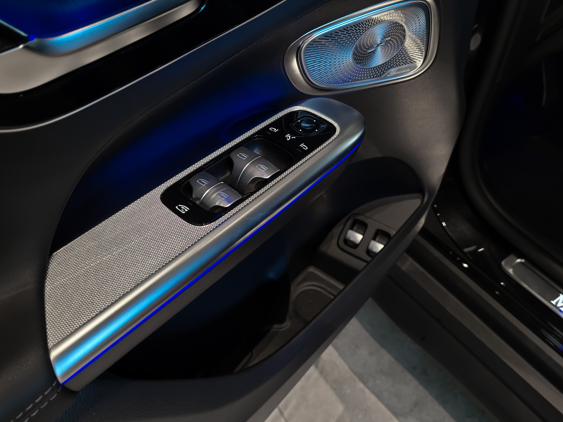 Mercedes-Benz GLC Coupé 400e 4-M AMG Night | Luchtvering | Achterassturing | Massage | ACC | HUD | Keyless | Nappa | Panorama | Trekhaak Foto 13