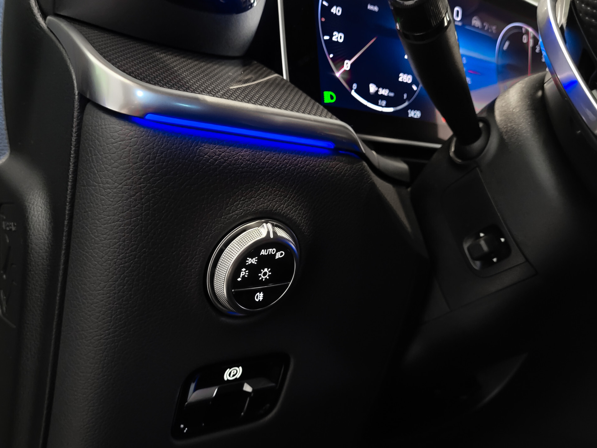 Mercedes-Benz GLC Coupé 400e 4-M AMG Night | Luchtvering | Achterassturing | Massage | ACC | HUD | Keyless | Nappa | Panorama | Trekhaak Foto 17