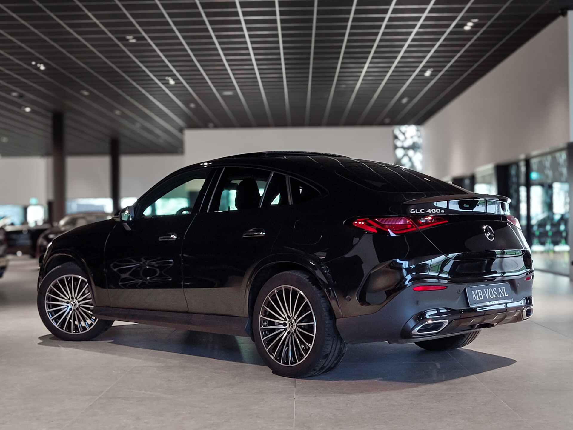 Mercedes-Benz GLC Coupé 400e 4-M AMG Night | Luchtvering | Achterassturing | Massage | ACC | HUD | Keyless | Nappa | Panorama | Trekhaak Foto 2