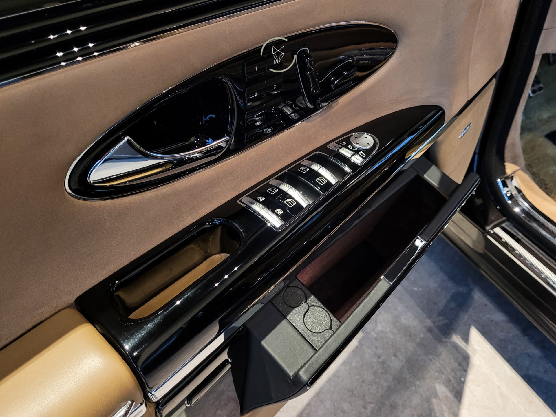 Maybach 57 6.0 V12 Zeppelin Zeldzame Limousine van het Hoogste Niveau Foto 12