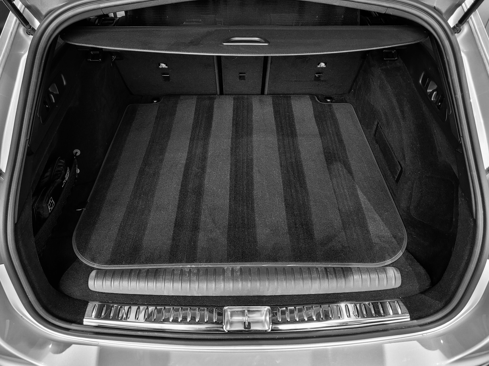 Mercedes-Benz E-Klasse Estate 300 de 4-M AMG Luchtvering | ACC | Keyless | Burmester 4D | Mem | Dynamic Light | Trekhaak | 360 Foto 38