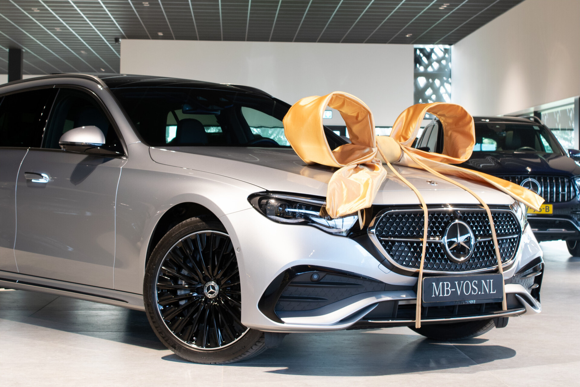 Mercedes-Benz E-Klasse Estate 300 de 4-M AMG Luchtvering | ACC | Keyless | Burmester 4D | Mem | Dynamic Light | Trekhaak | 360 Foto 42