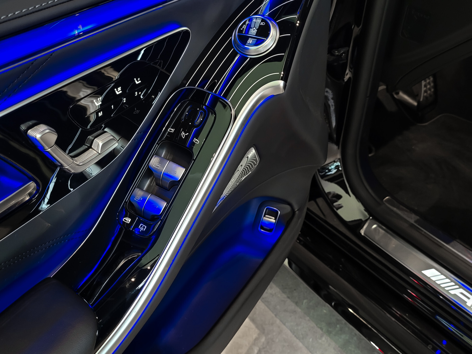 Mercedes-Benz S-Klasse AMG 63 S E Performance Ceramic | First Class | Burmester 4D | Klaptafels | Entertainment | Flowing Lines Foto 12