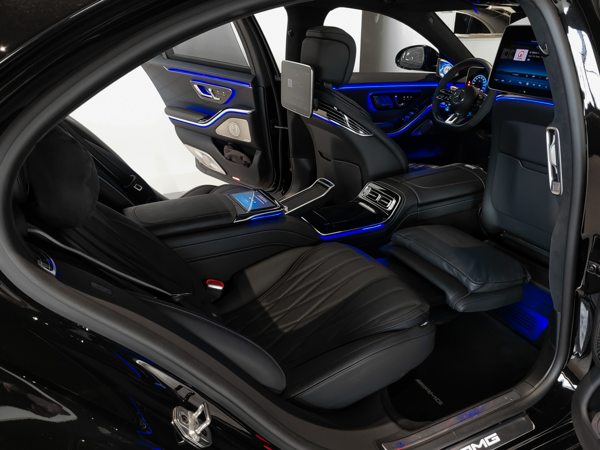 Mercedes-Benz S-Klasse AMG 63 S E Performance Ceramic | First Class | Burmester 4D | Klaptafels | Entertainment | Flowing Lines Foto 42