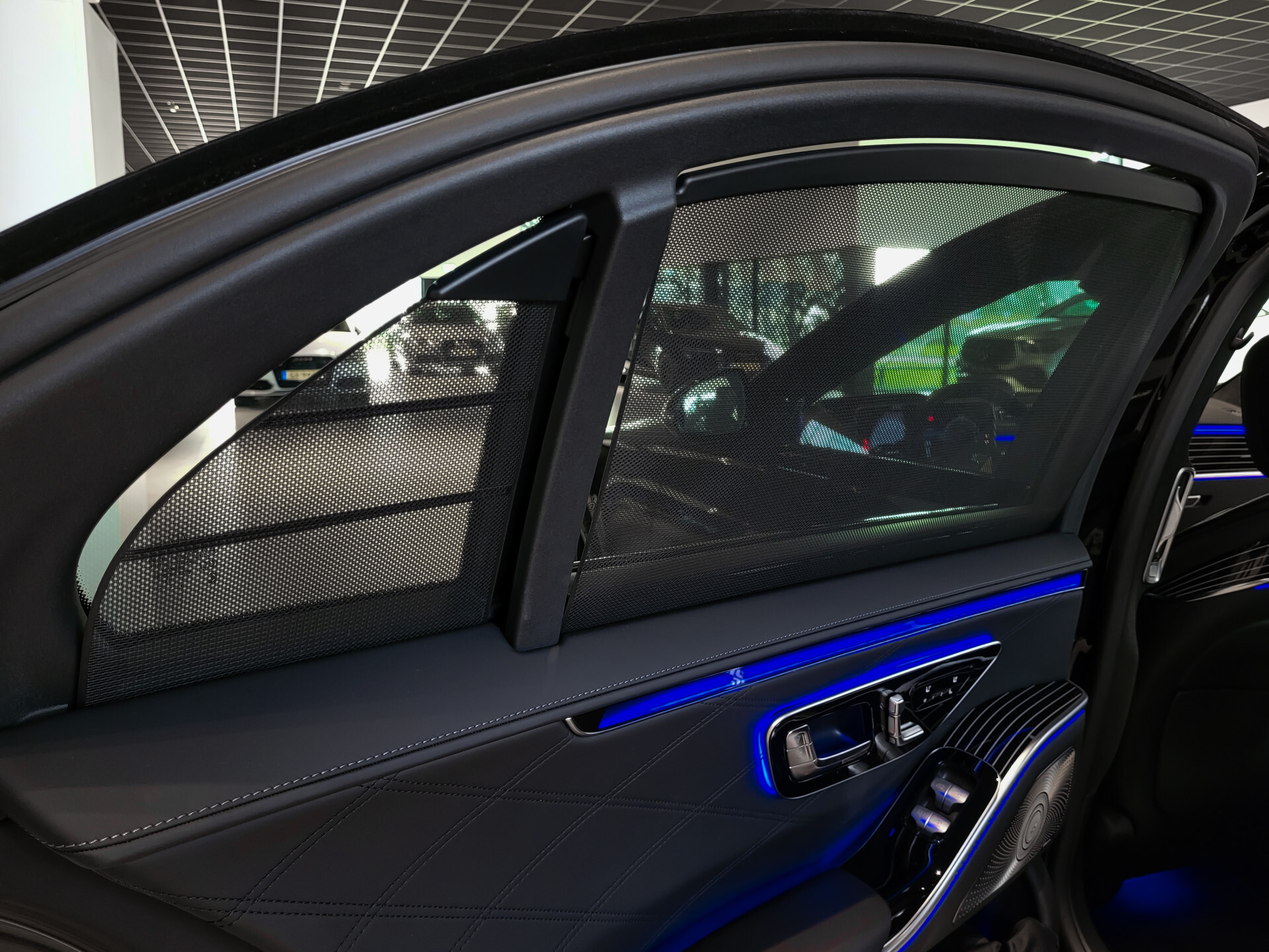 Mercedes-Benz S-Klasse AMG 63 S E Performance Ceramic | First Class | Burmester 4D | Klaptafels | Entertainment | Flowing Lines Foto 49