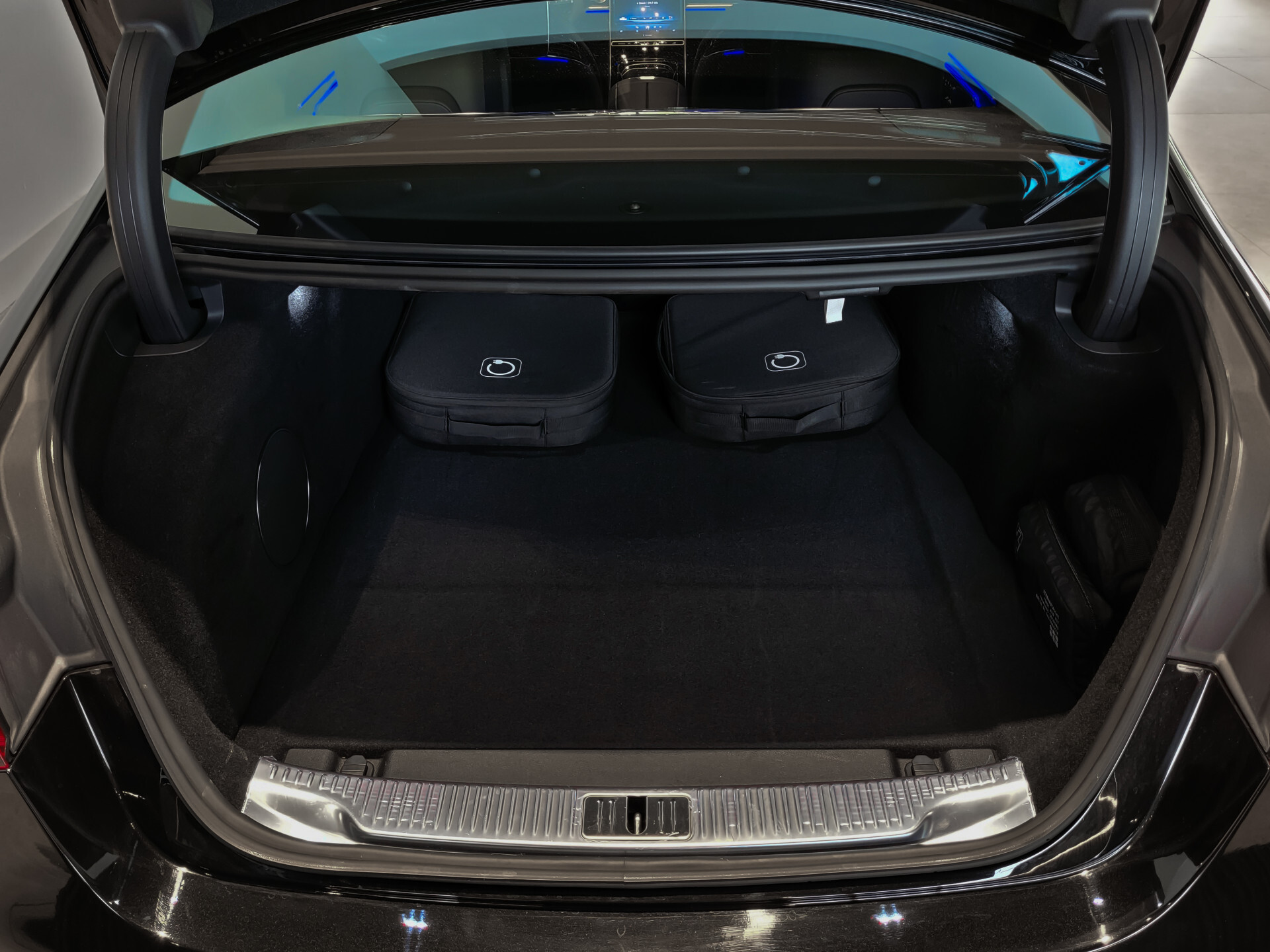 Mercedes-Benz S-Klasse AMG 63 S E Performance Ceramic | First Class | Burmester 4D | Klaptafels | Entertainment | Flowing Lines Foto 54