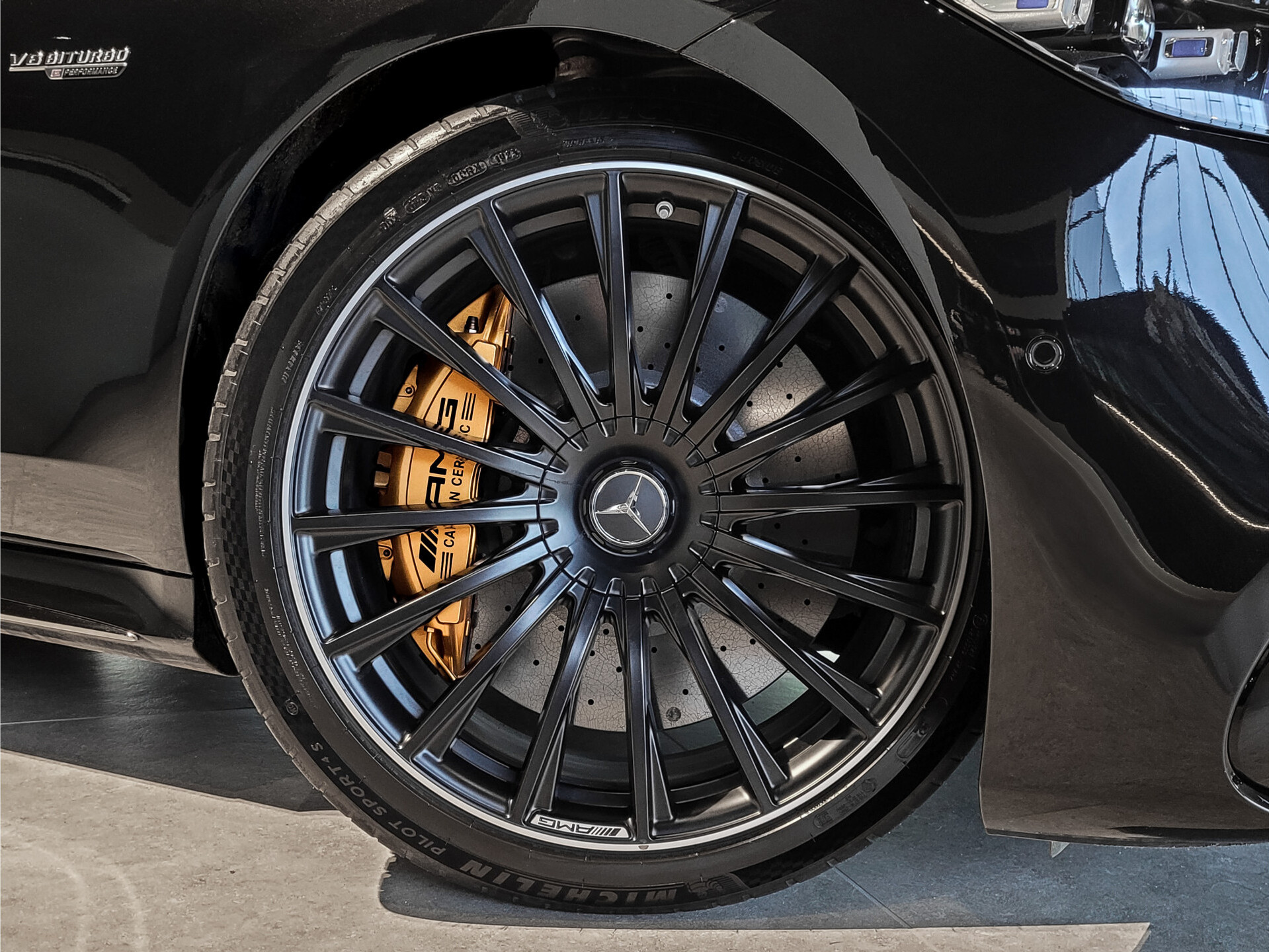 Mercedes-Benz S-Klasse AMG 63 S E Performance Ceramic | First Class | Burmester 4D | Klaptafels | Entertainment | Flowing Lines Foto 58