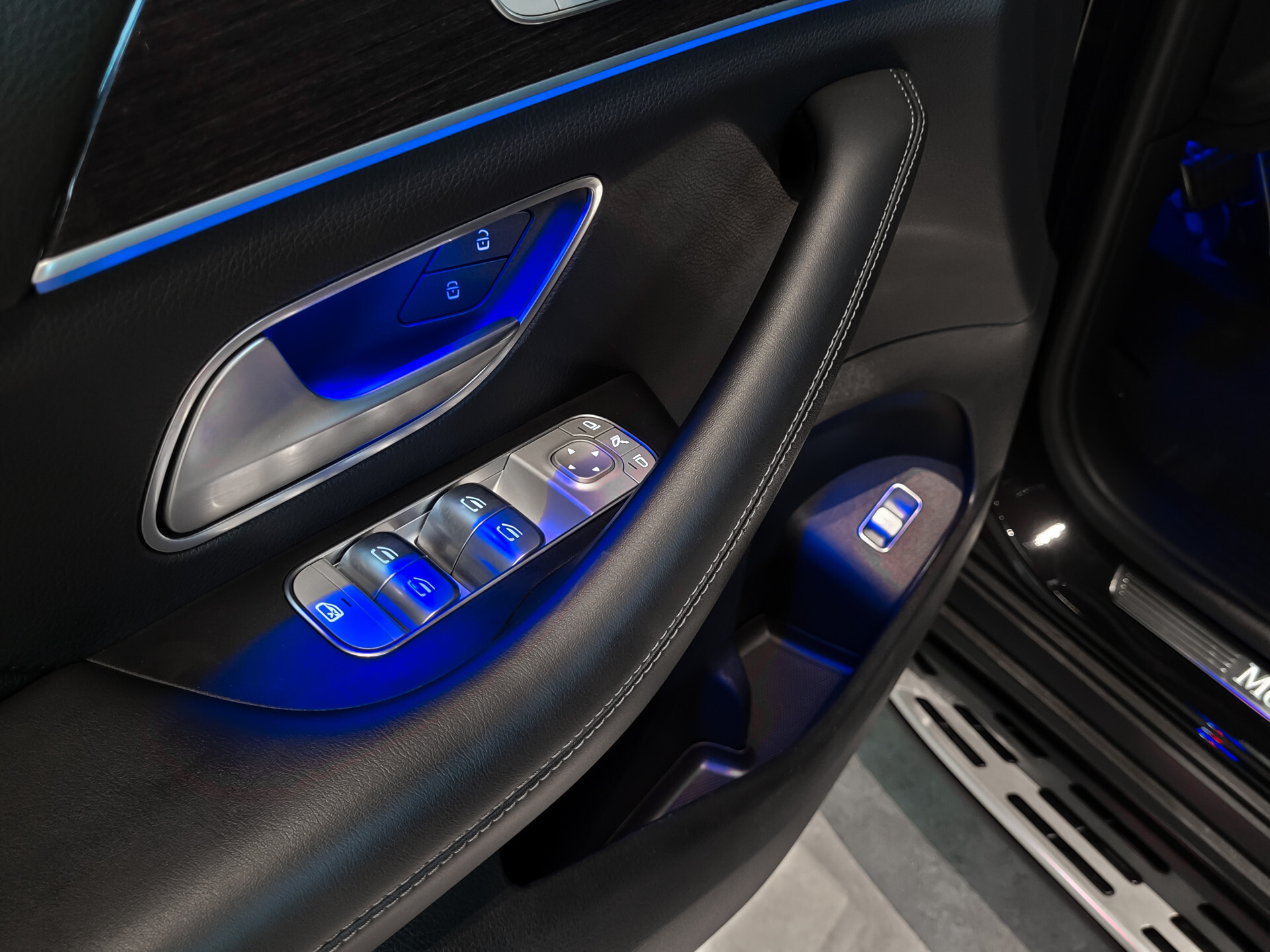 Mercedes-Benz GLE Coupé 400 d 4-M AMG Night | Luchtvering | Keyless | HUD | Stoelkoeling | Rij-Assistentie Plus | Nappa | Trekhaak Foto 10