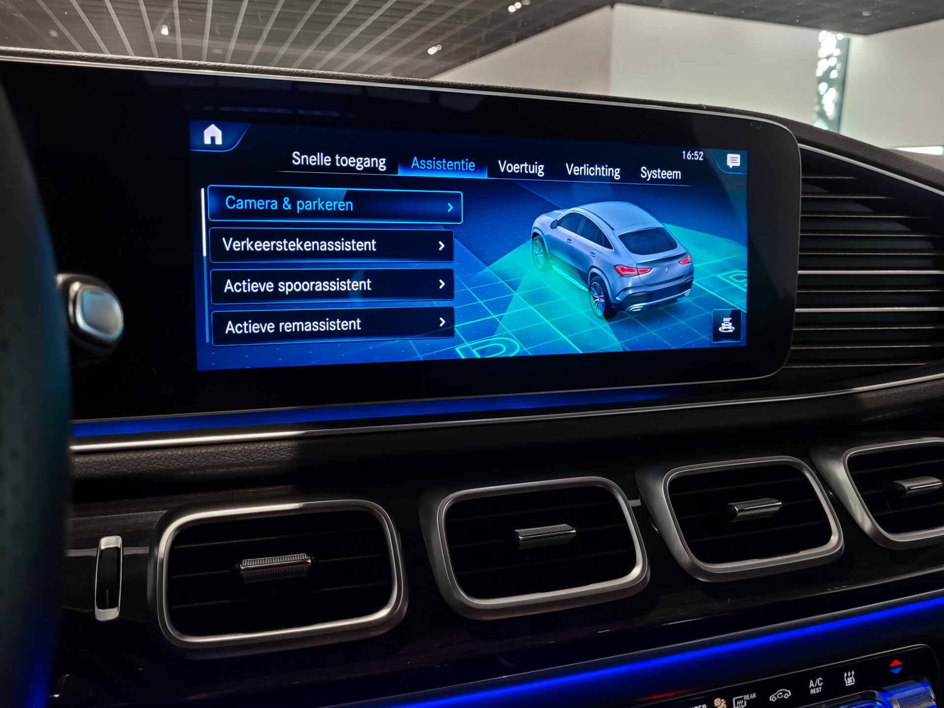 Mercedes-Benz GLE Coupé 400 d 4-M AMG Night | Luchtvering | Keyless | HUD | Stoelkoeling | Rij-Assistentie Plus | Nappa | Trekhaak Foto 31