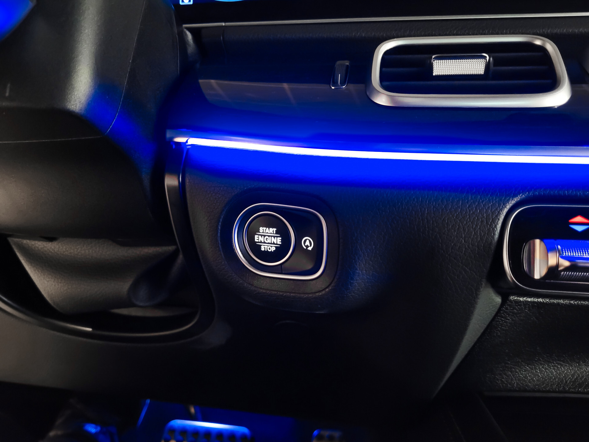 Mercedes-Benz GLE Coupé 400 d 4-M AMG Night | Luchtvering | Keyless | HUD | Stoelkoeling | Rij-Assistentie Plus | Nappa | Trekhaak Foto 32