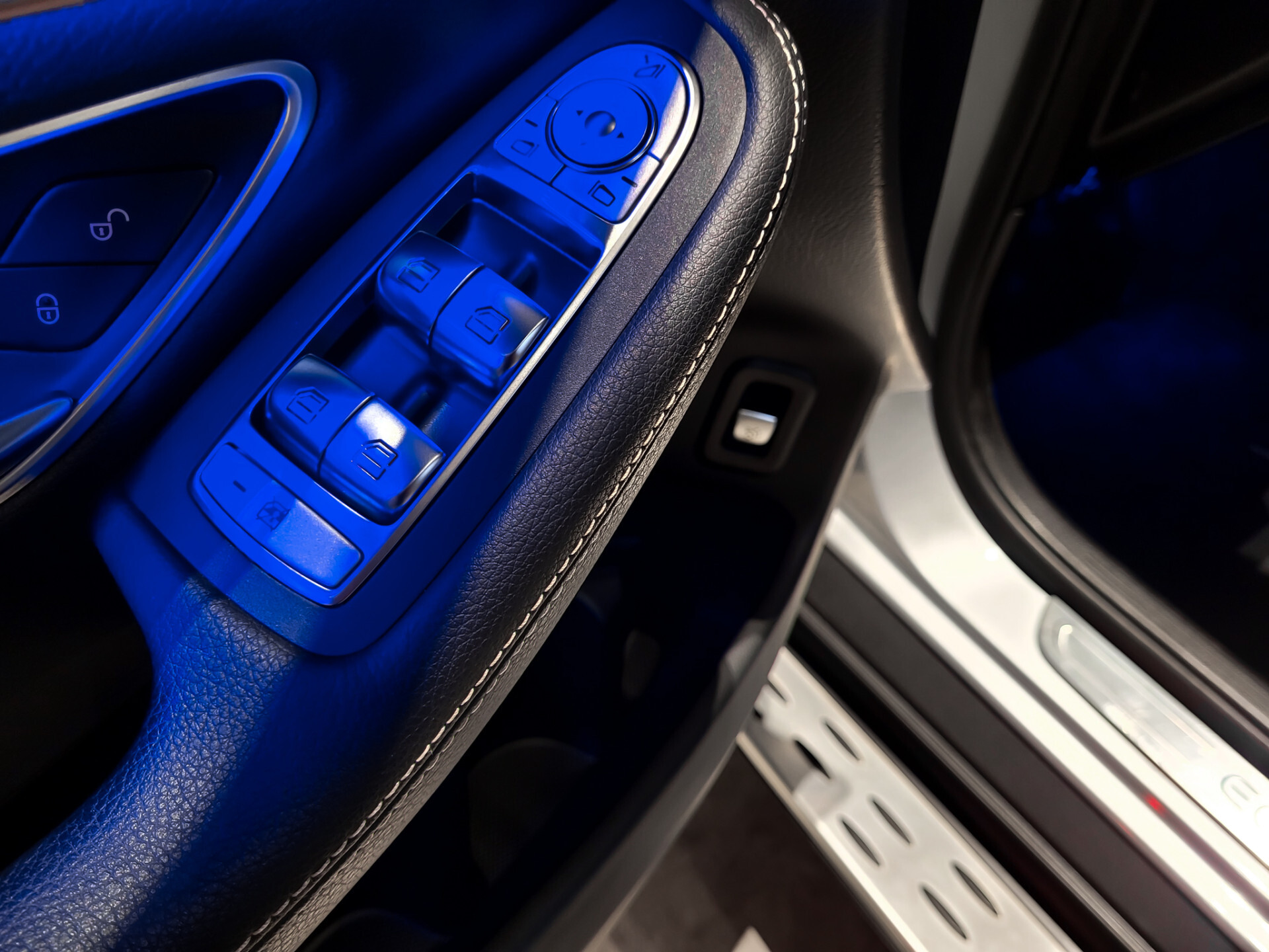 Mercedes-Benz EQC 400 4MATIC Premium 80 kWh Edition 1886 Foto 12