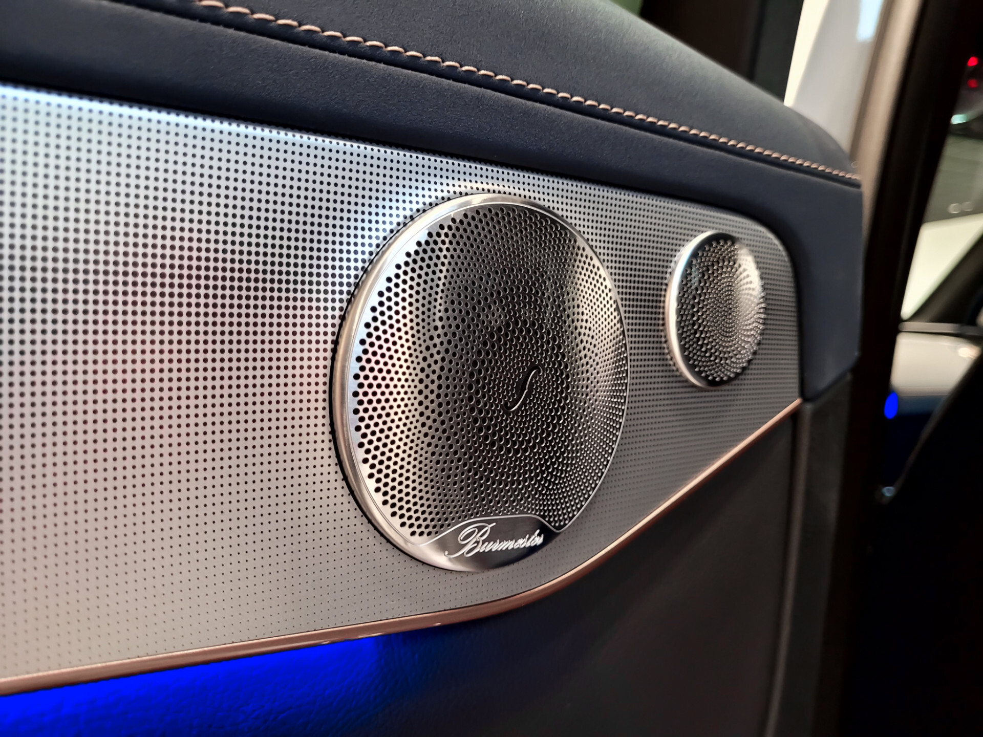 Mercedes-Benz EQC 400 4MATIC Premium 80 kWh Edition 1886 Foto 32