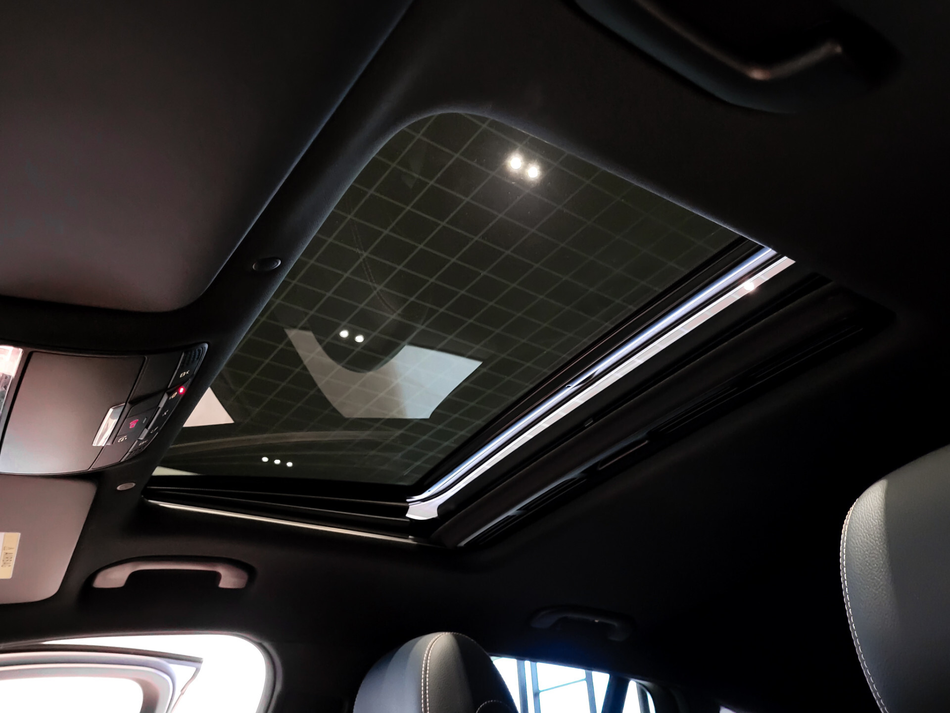 Mercedes-Benz EQC 400 4MATIC Premium 80 kWh Edition 1886 Foto 44