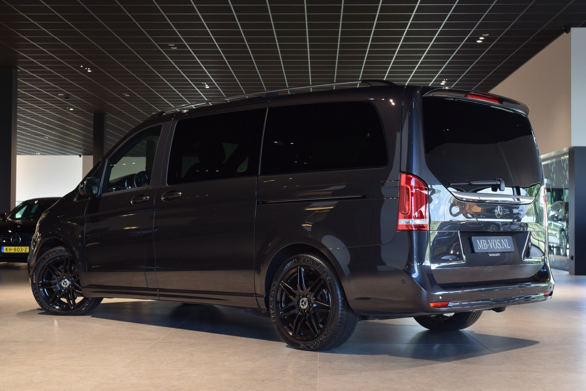 Mercedes-Benz V-Klasse 300d 4-M Lang DC AMG Avantgarde Edition Luchtvering | Panorama | Night Foto 2